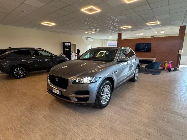 Jaguar F-Pace 2.0d i4 Chequered Flag awd 180cv auto my20