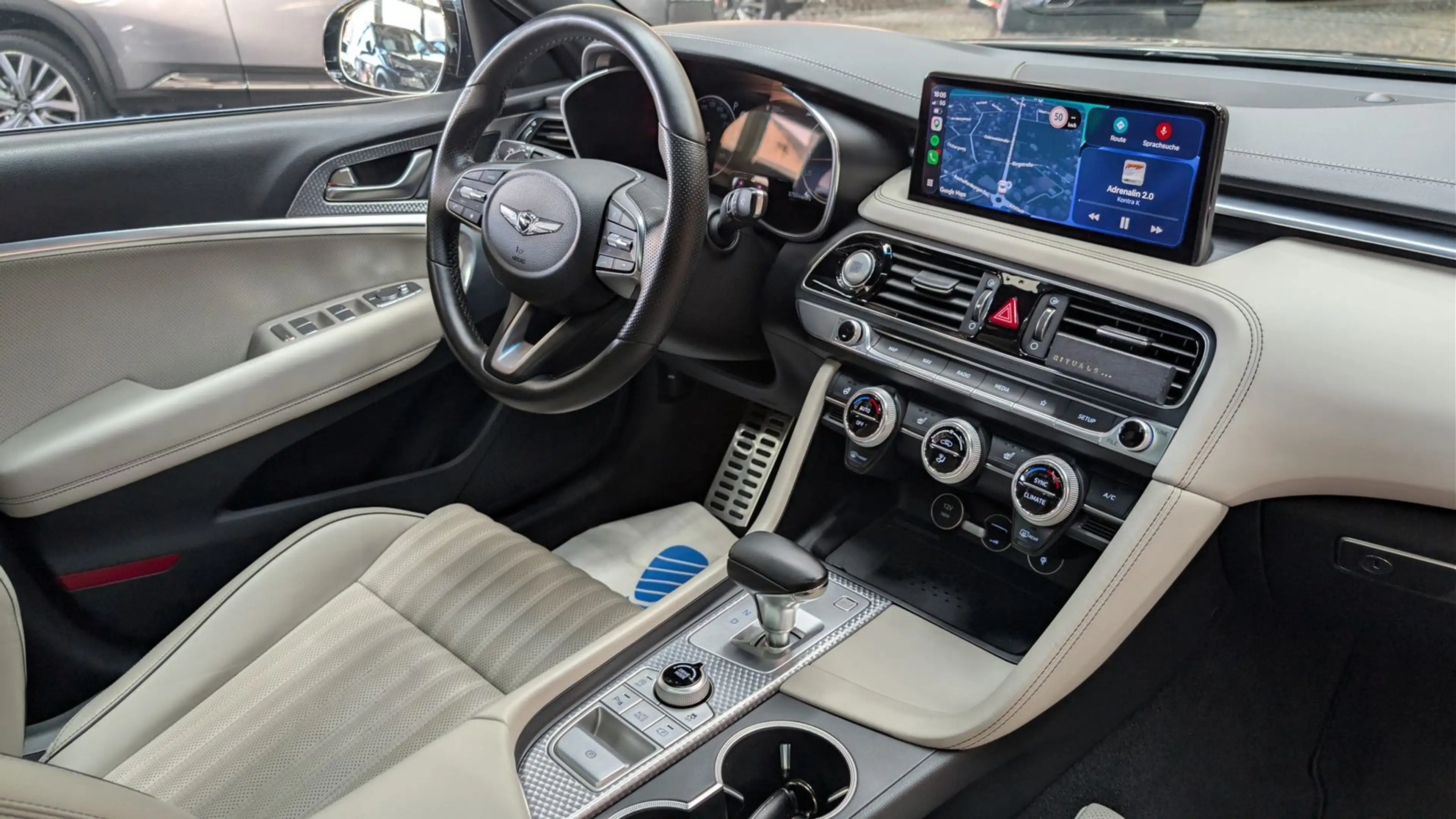 Genesis G70 2.0T 4WD Sport PANO HuD 360° ACC SOUND LEDER — photo 15