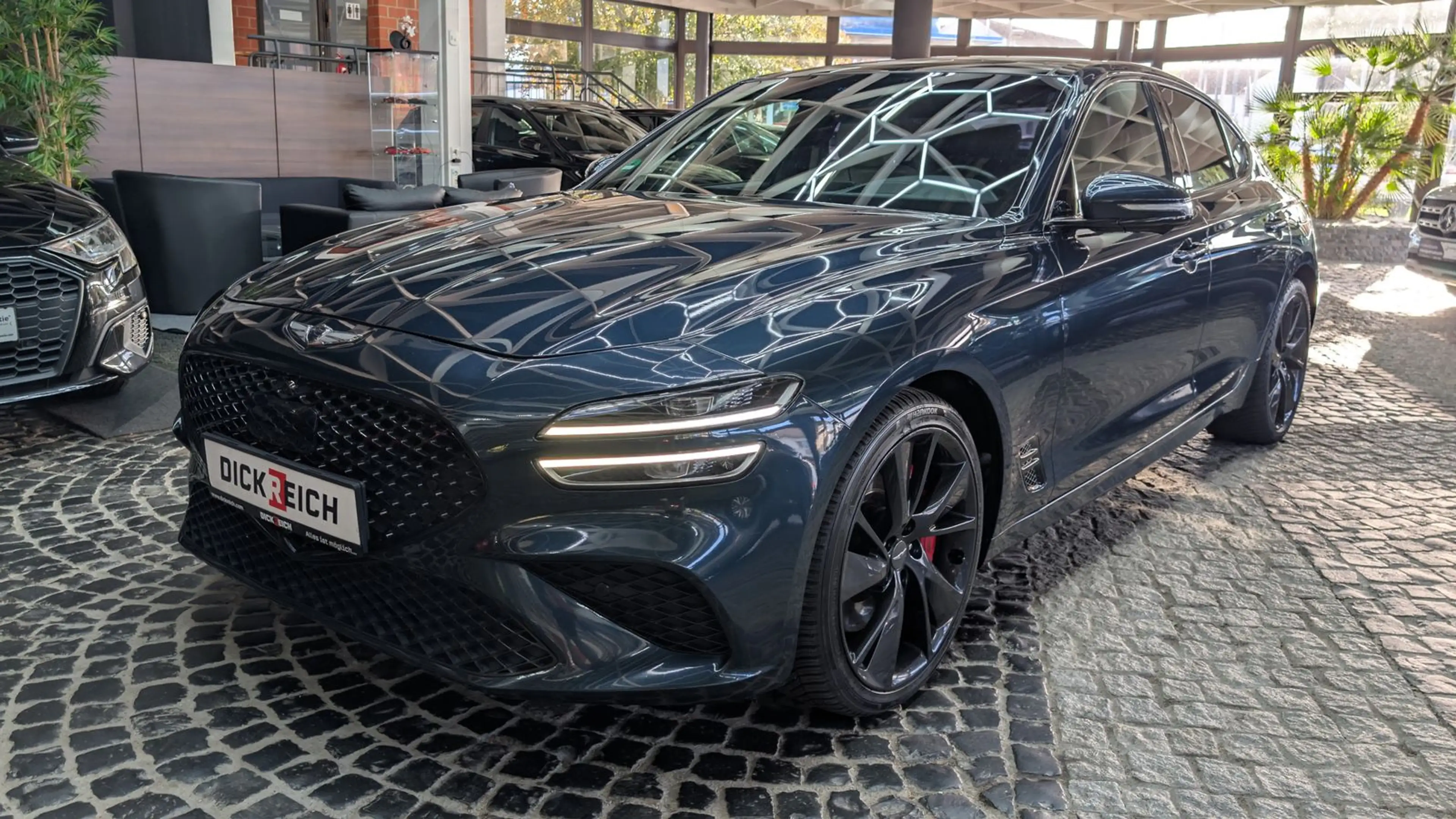 Genesis G70 2.0T 4WD Sport PANO HuD 360° ACC SOUND LEDER — photo 3