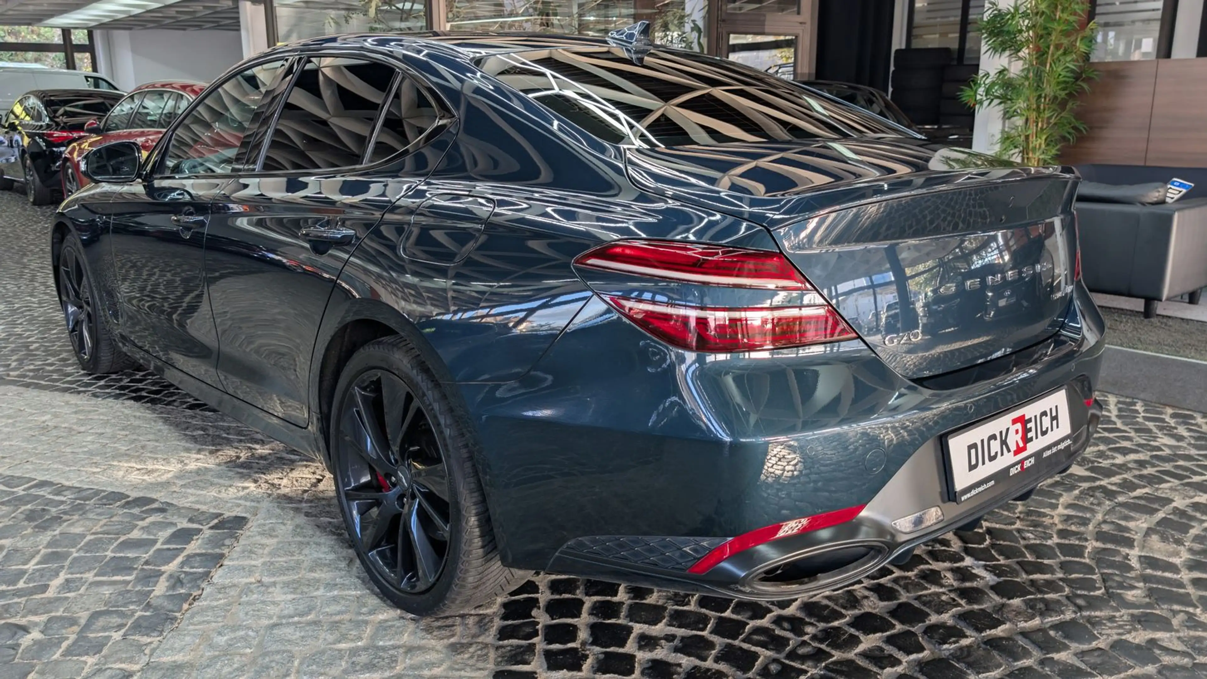 Genesis G70 2.0T 4WD Sport PANO HuD 360° ACC SOUND LEDER — photo 5