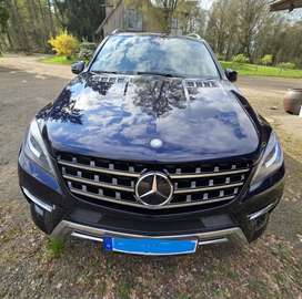 ML 350 4M BlueTEC PREMIUM AUSSTATTG. AMG/PANO/AHK 3,5t/LEDER/STANDHZG/21“