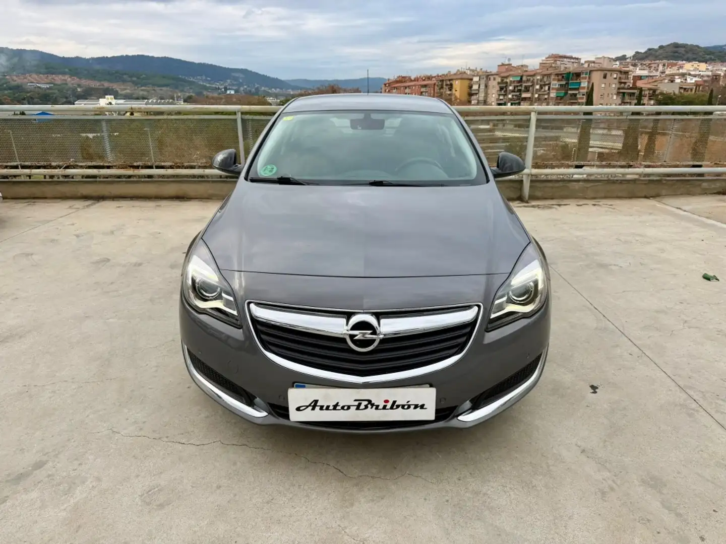 Opel Insignia 1.6CDTI Selective Aut. 136 Gris - 2