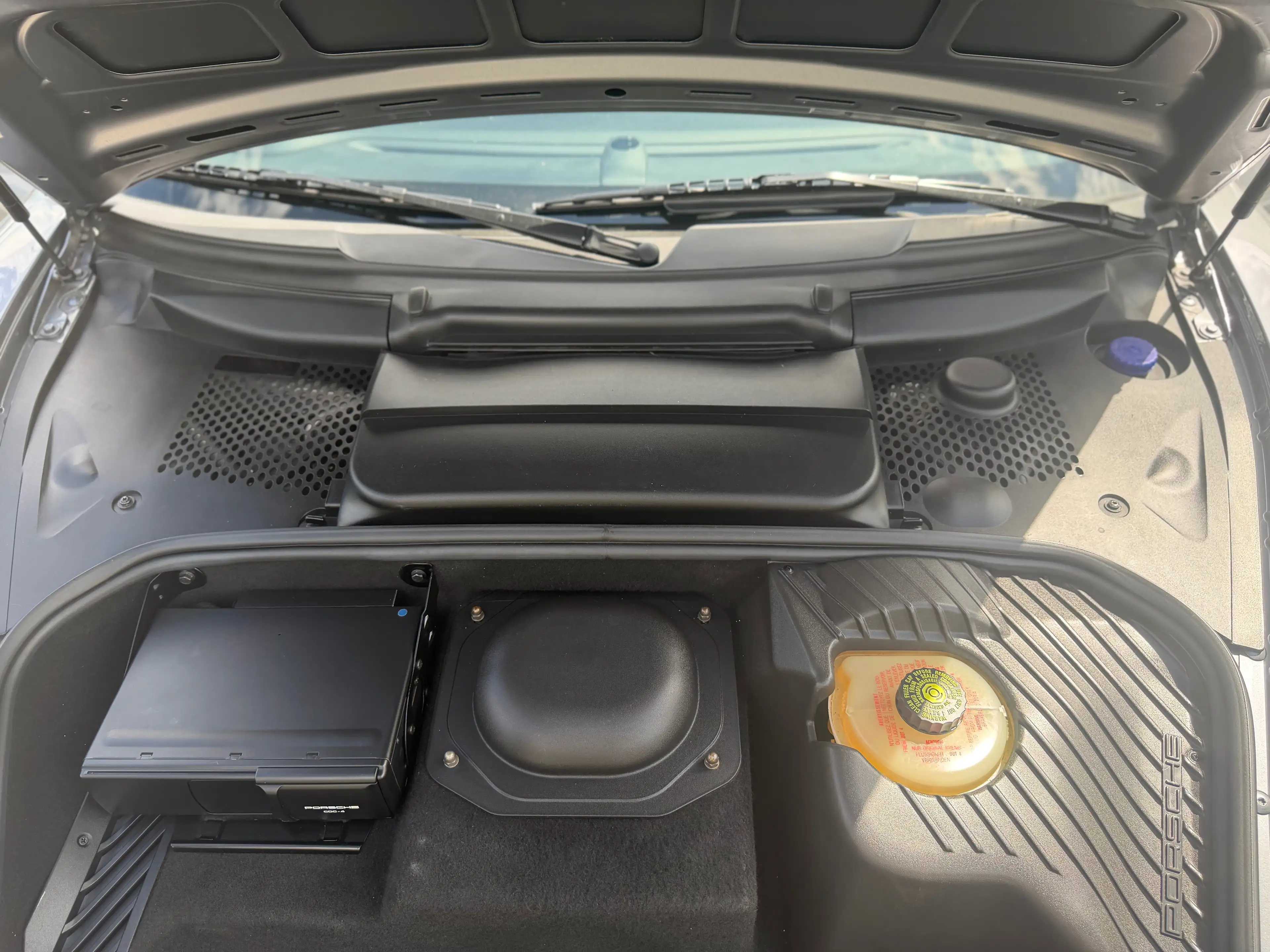 Porsche 996 Carrera Coupe — photo 21