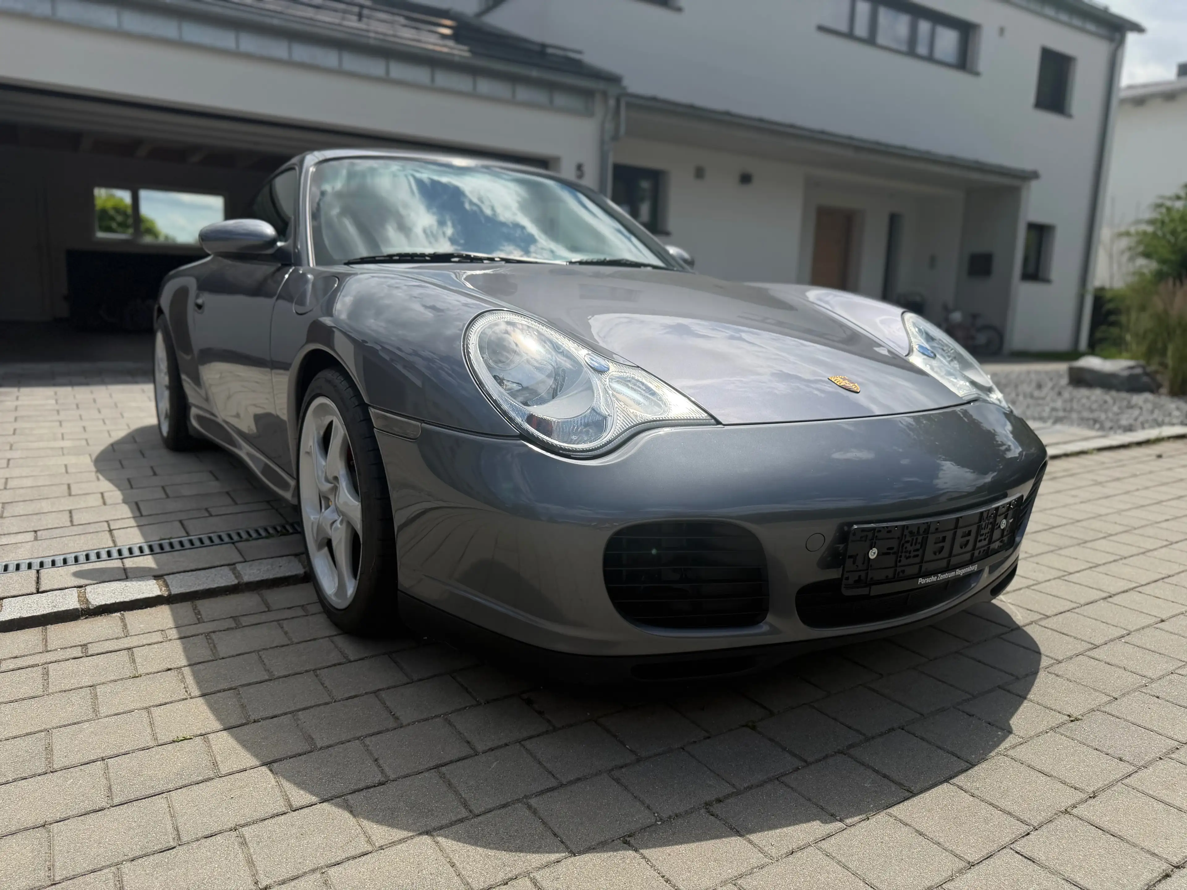 Porsche 996 Carrera Coupe — photo 3