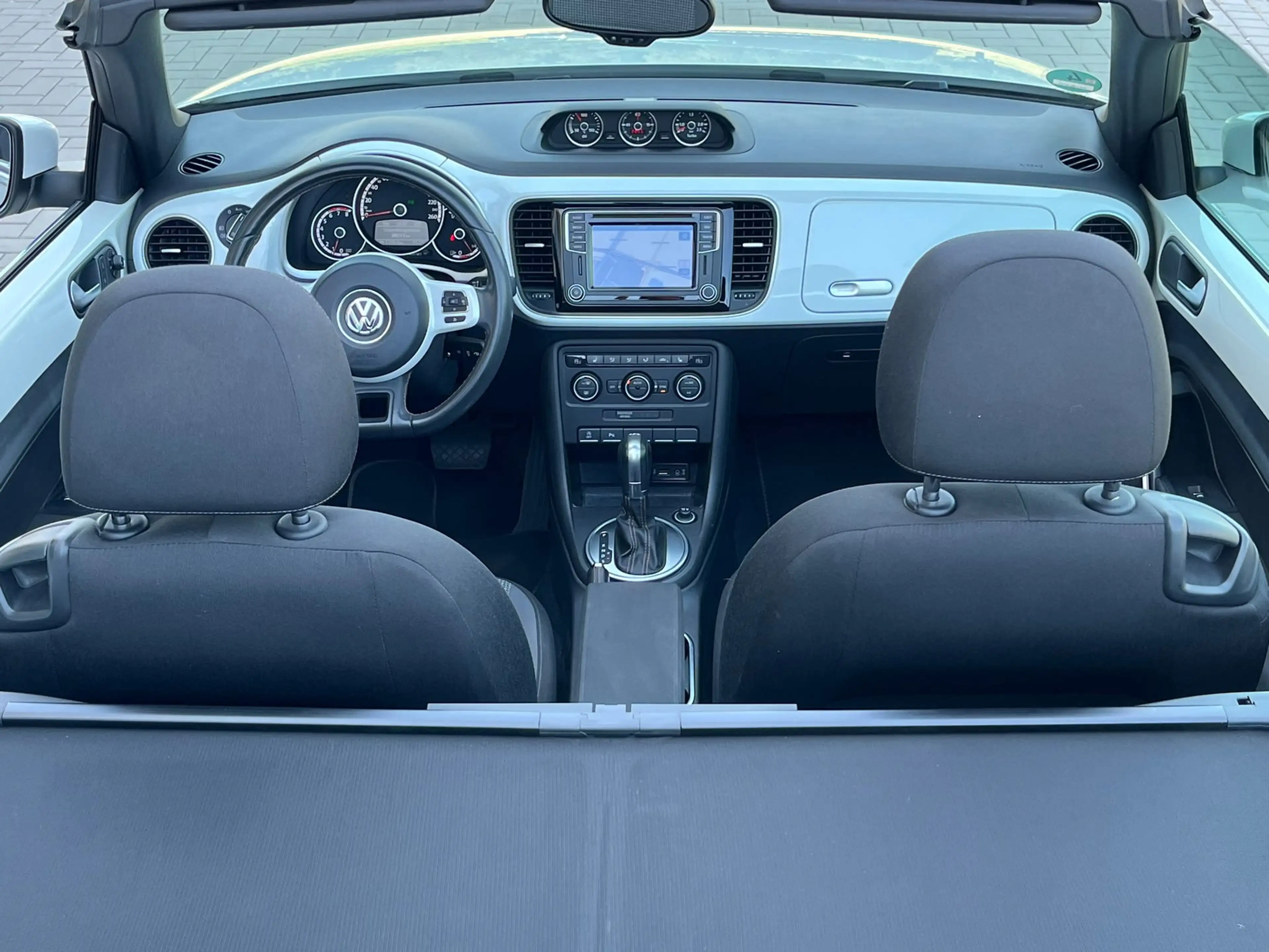 Volkswagen Beetle Cabriolet 1.4 TSI Aut. Cup Sport | LED | 19"LMV — photo 13