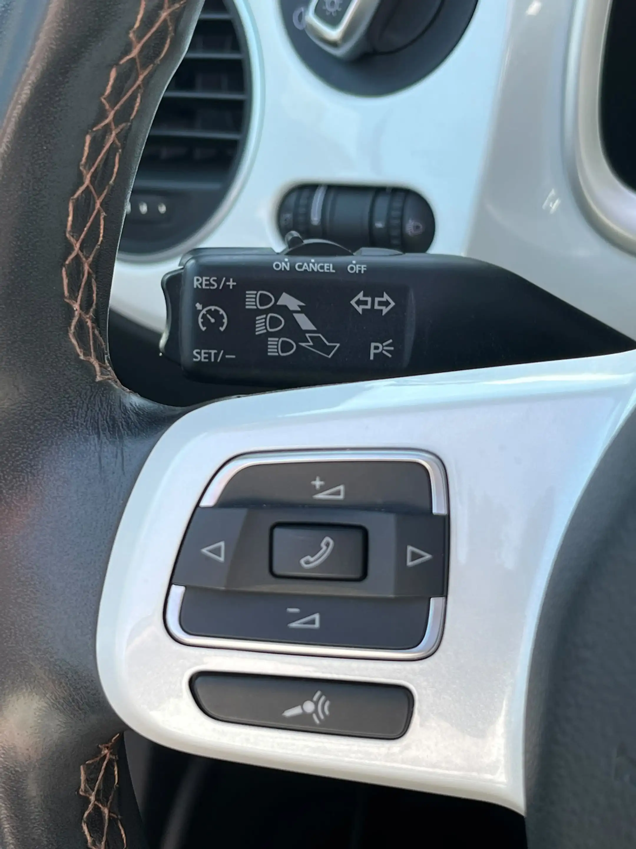 Volkswagen Beetle Cabriolet 1.4 TSI Aut. Cup Sport | LED | 19"LMV — photo 11