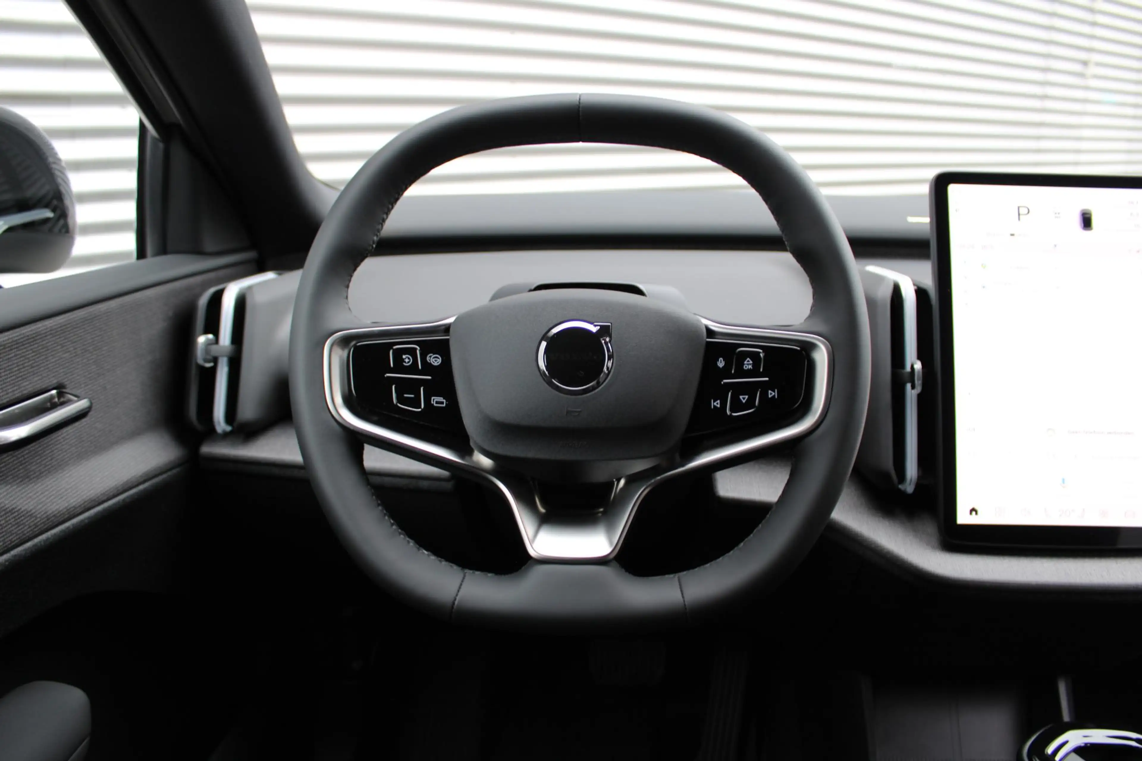 Volvo EX30 Cross Country P5 Long Range Plus Europa 69 kWh Ele — photo 5