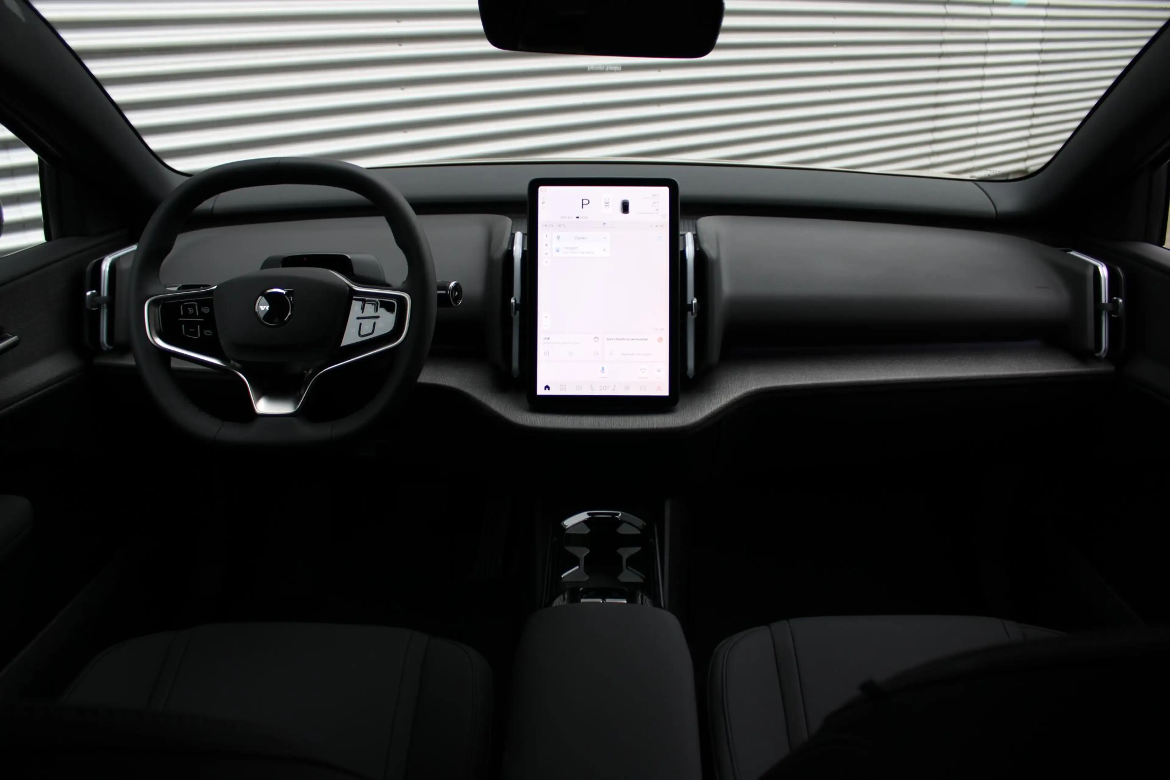 Volvo EX30 Cross Country P5 Long Range Plus Europa 69 kWh Ele — photo 4
