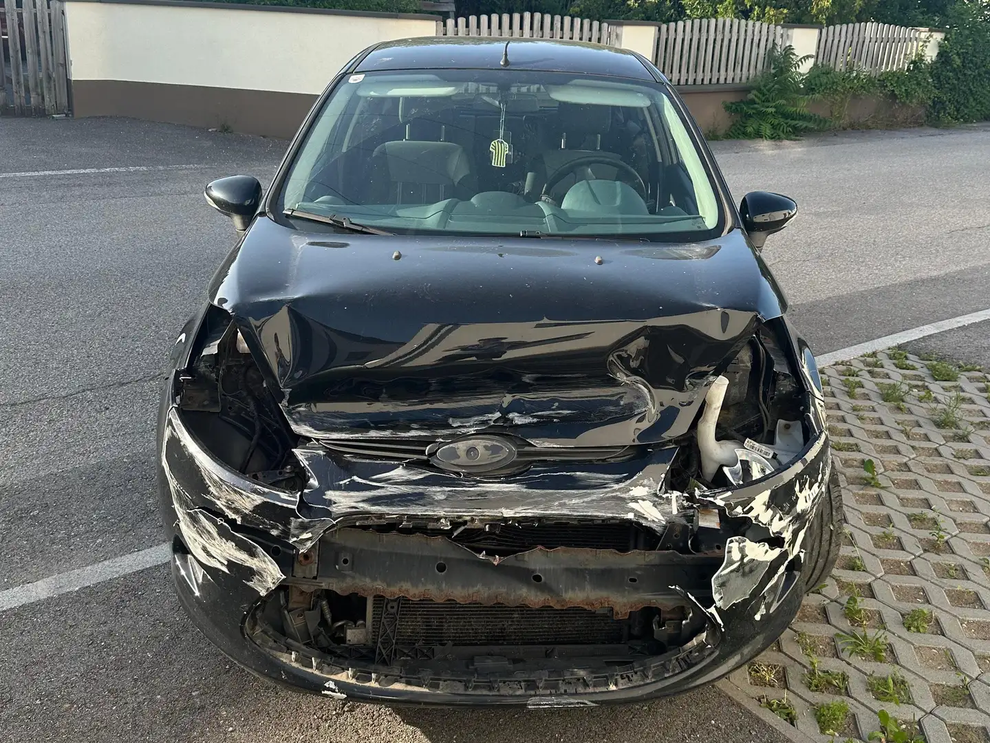 Ford Fiesta Fiesta Ambiente 1,4 TDCi Ambiente Schwarz - 2