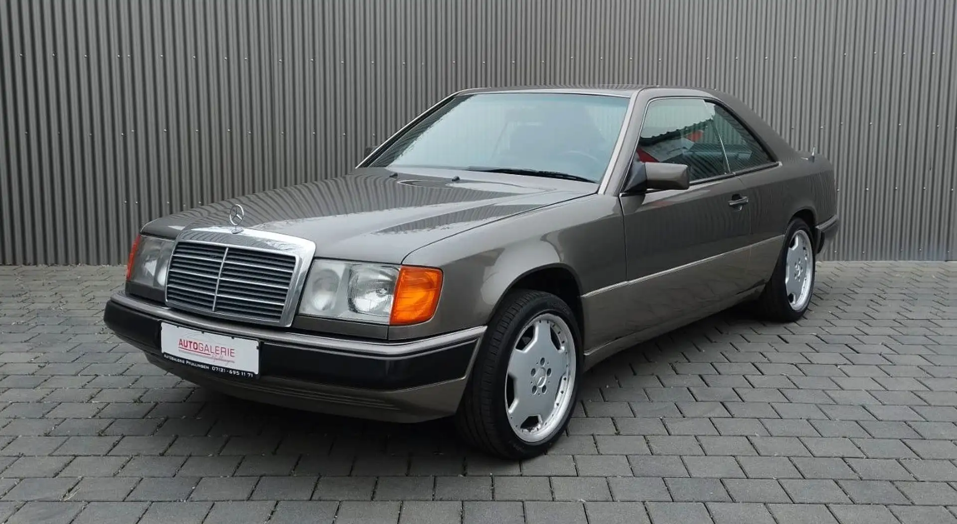 Mercedes-Benz CE 300 1.Hand H Zulassung Leder SD Automatik Grau - 1