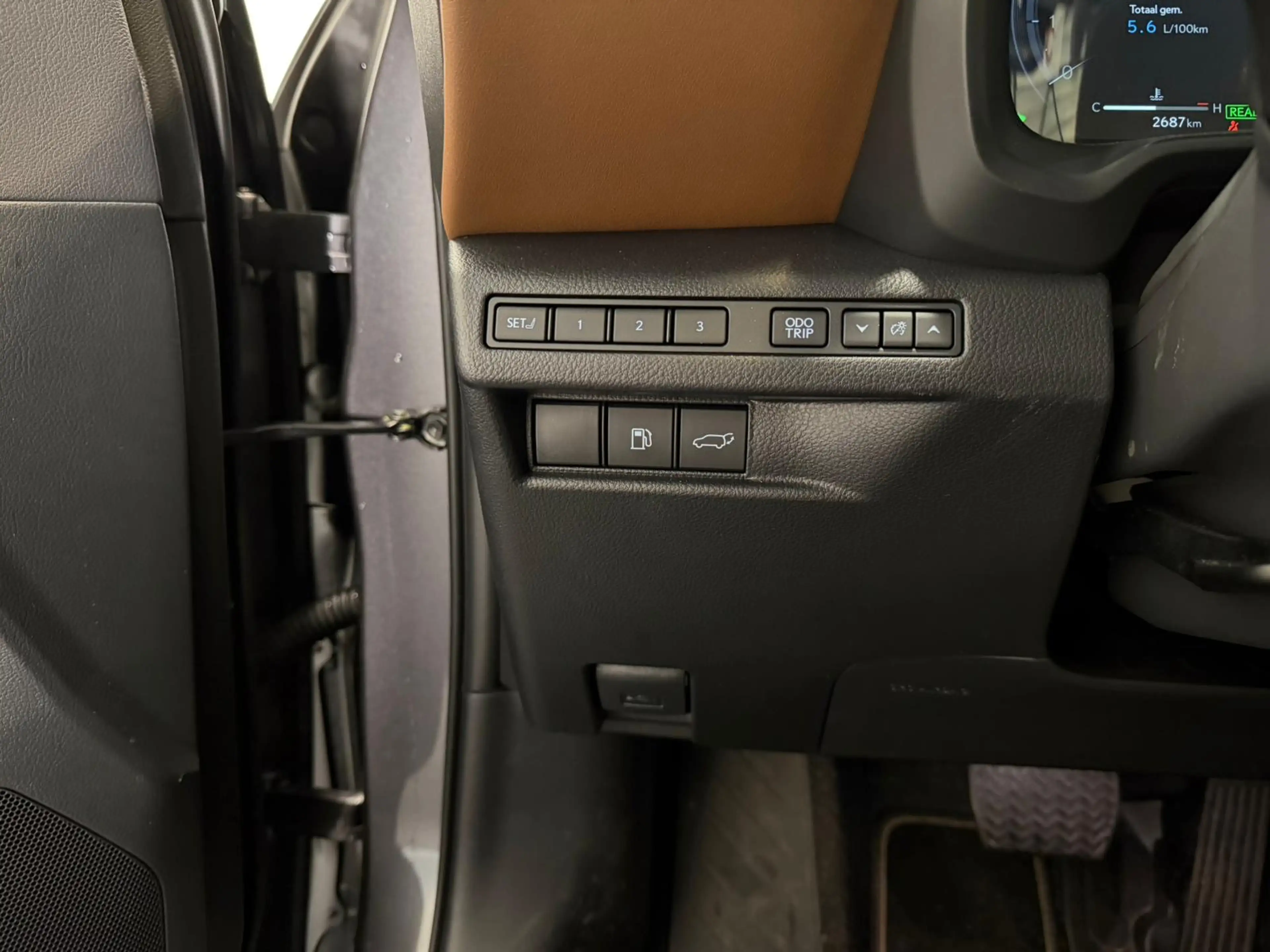 Lexus LBX Relax 2WD | Dodehoek detectie | Electrisch bedienb — photo 8
