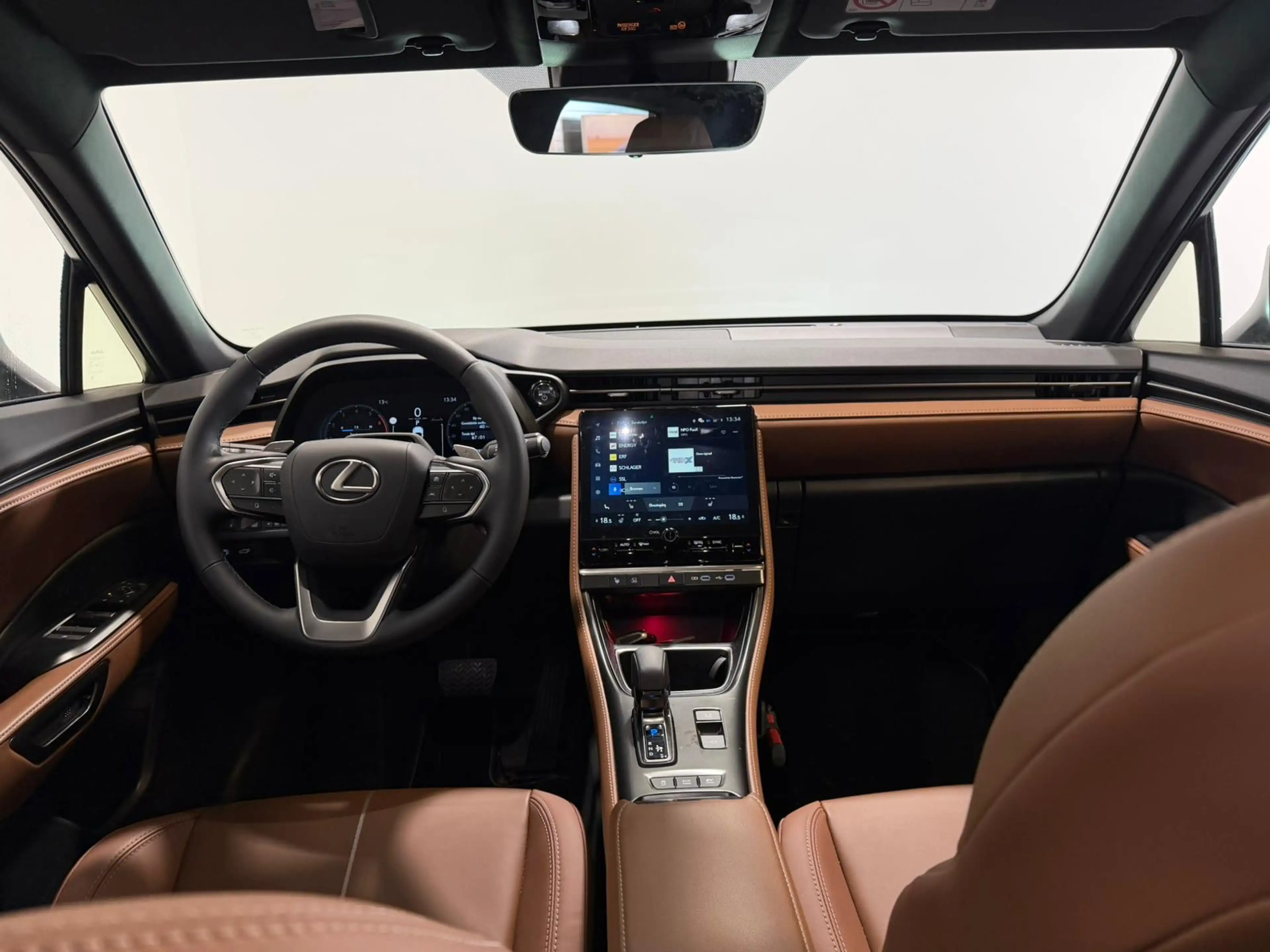 Lexus LBX Relax 2WD | Dodehoek detectie | Electrisch bedienb — photo 2