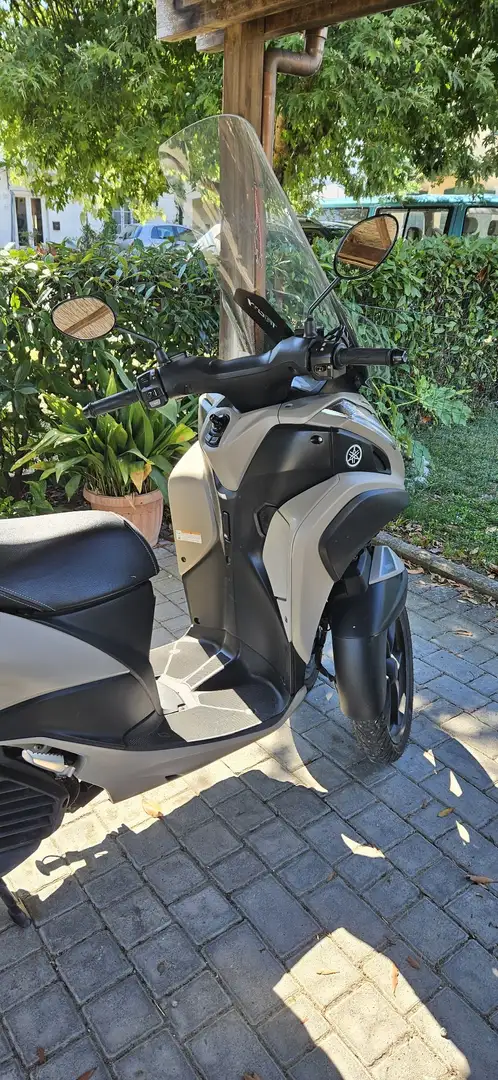 Yamaha TriCity Beige - 1
