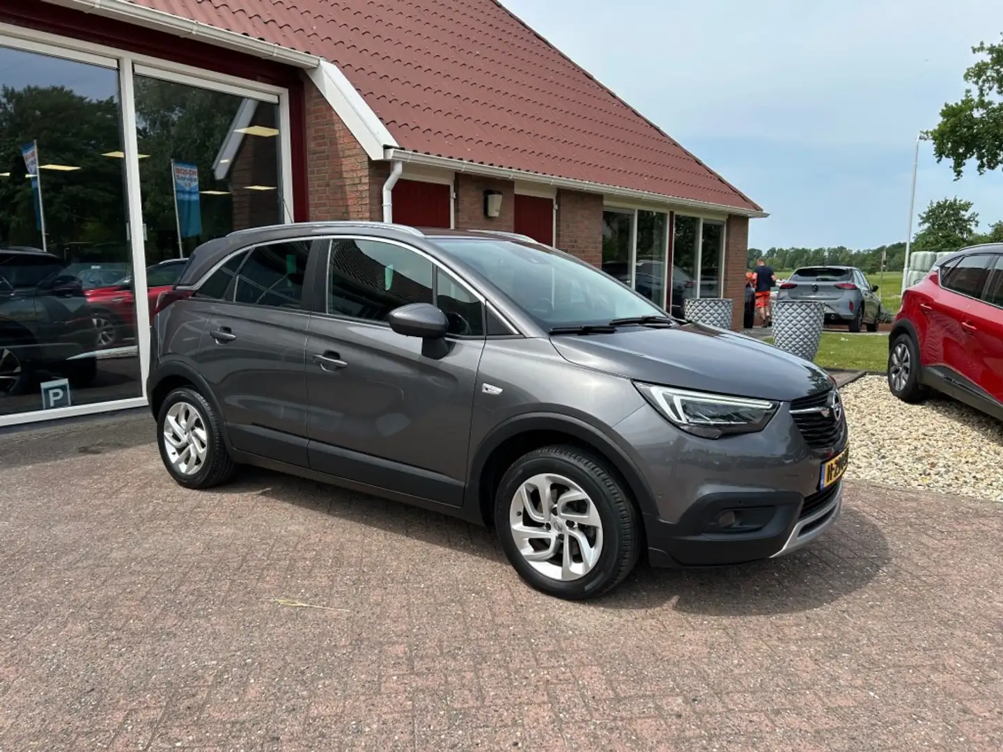 Opel Crossland X 1.2 TURBO 130 PK INNOVATION AUTOMAAT SLECHTS 14.33 Grijs - 1