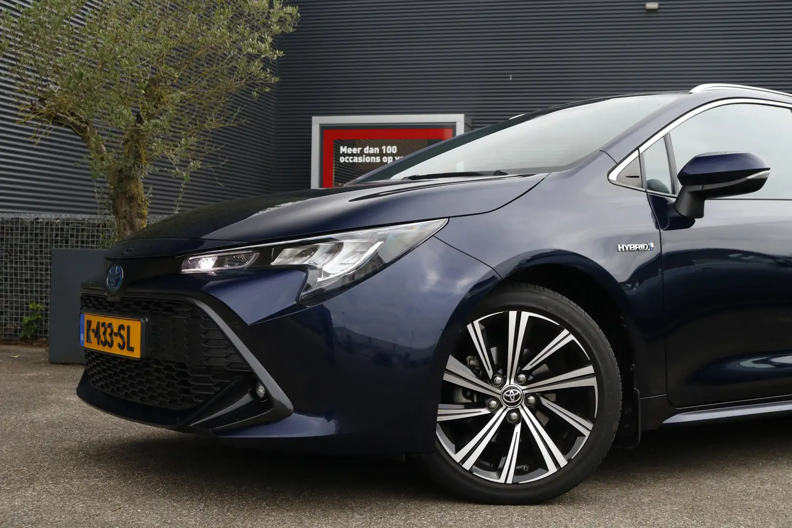 Toyota Corolla Touring Sports 1.8 Hybrid Dynamic Trekhaak Bleu - 2