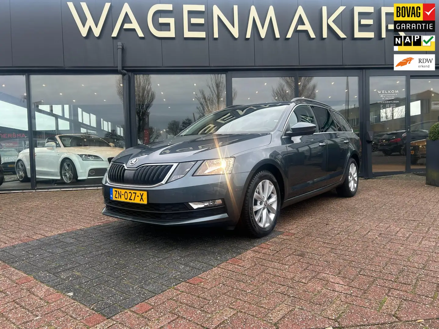Skoda Octavia Combi 1.0 TSI Greentech Clever Edition AUTOMAAT Gris - 1