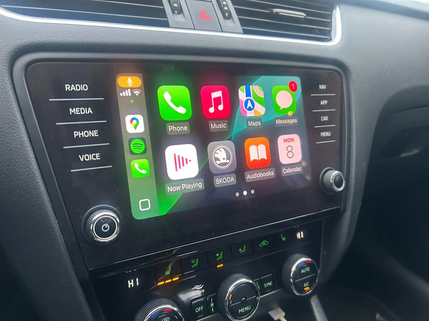 Skoda Octavia Combi 1.0 TSI Greentech Clever Edition AUTOMAAT Gris - 2