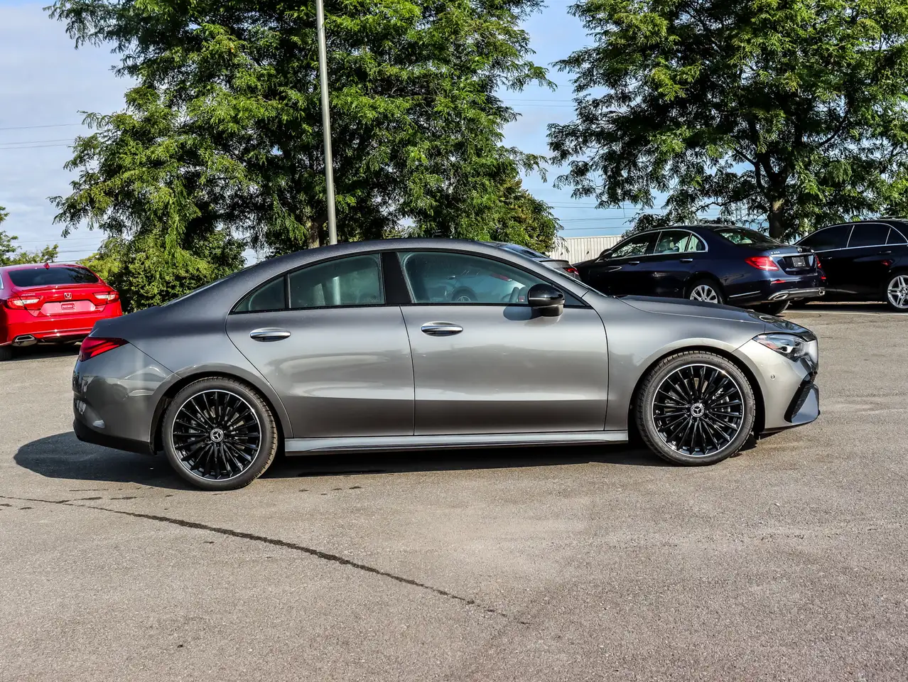 Mercedes-Benz CLA снимка Mercedes-Benz CLA
