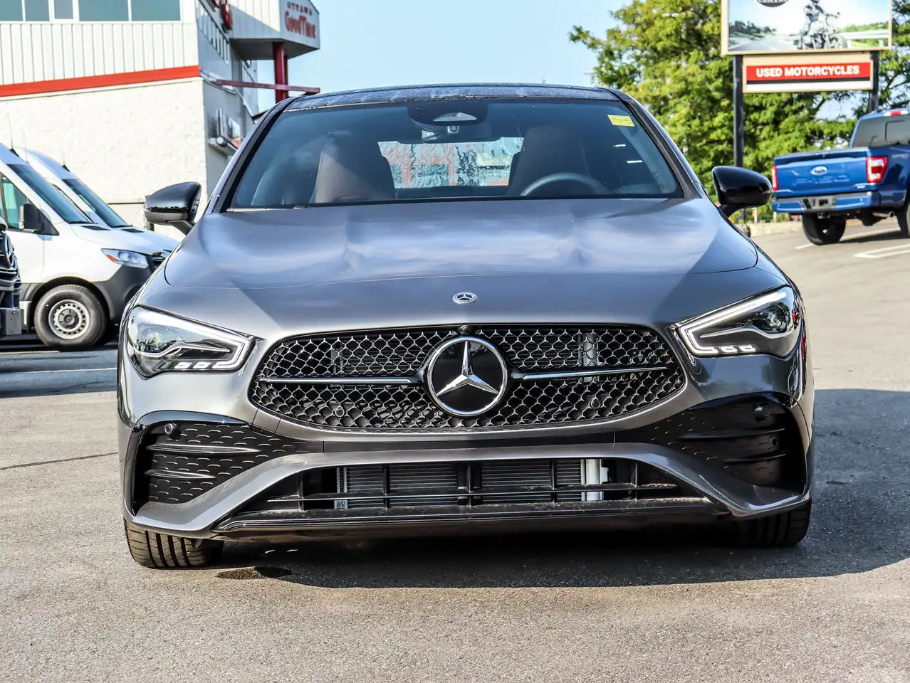 Mercedes-Benz CLA снимка Mercedes-Benz CLA