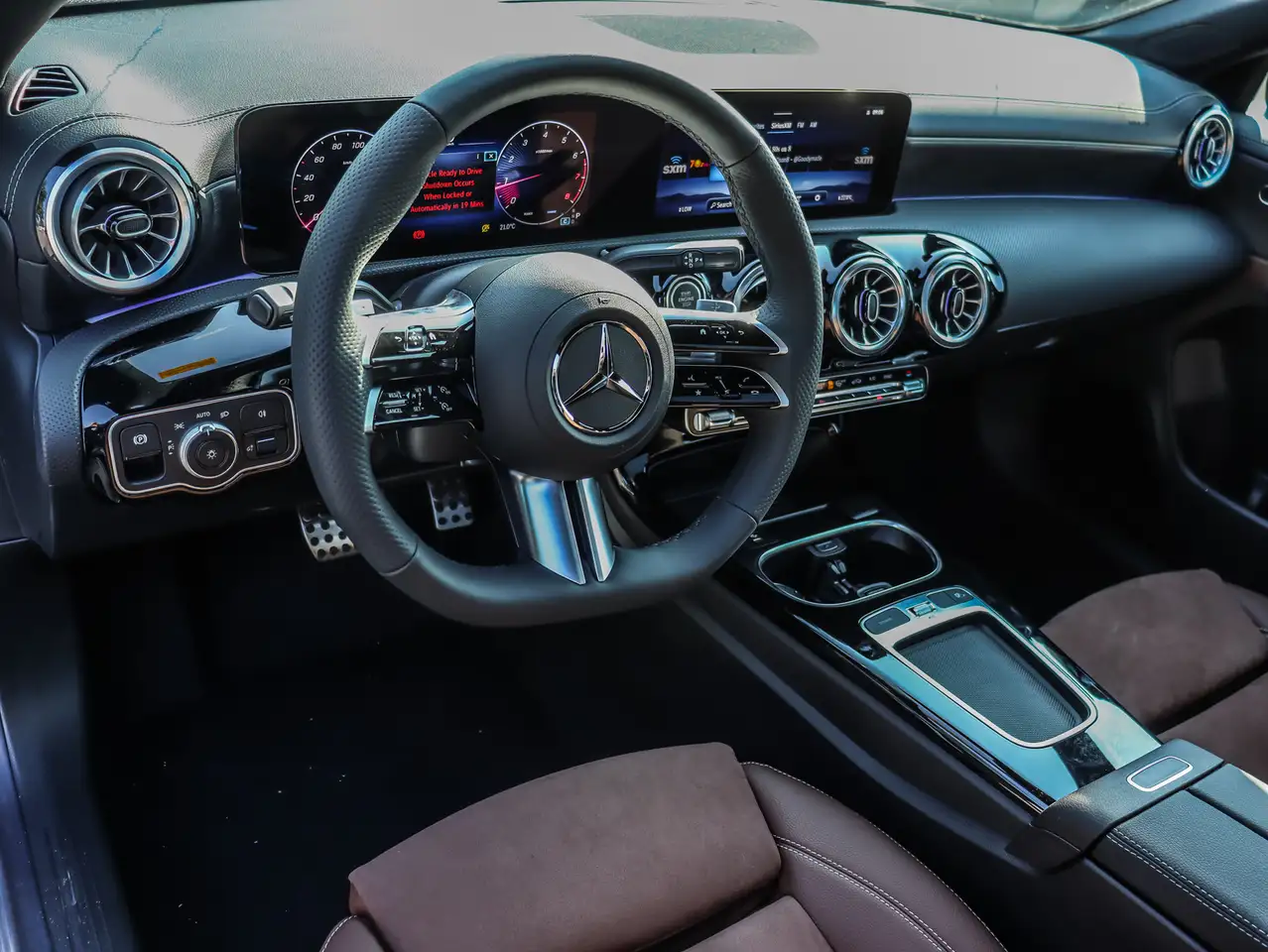 Mercedes-Benz CLA снимка Mercedes-Benz CLA