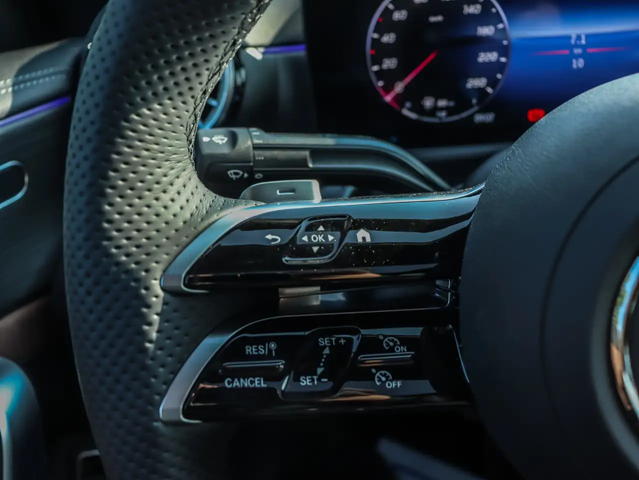 Mercedes-Benz CLA снимка Mercedes-Benz CLA
