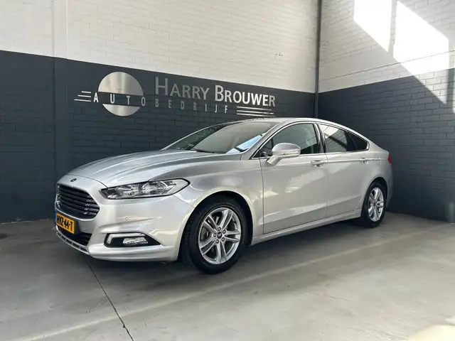 Ford Mondeo 1.5 Titanium, automaat, hatchback,/sedan