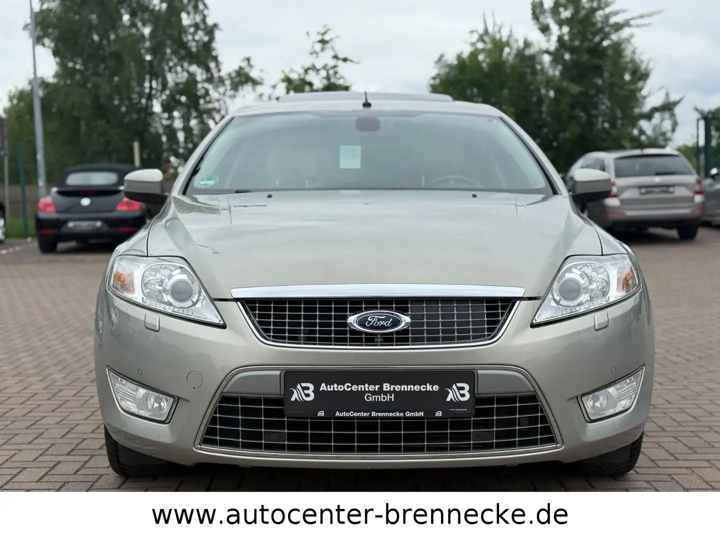 Ford Mondeo Lim. Ghia Beige - 2