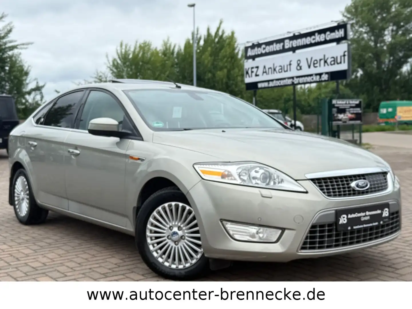 Ford Mondeo Lim. Ghia Beige - 1