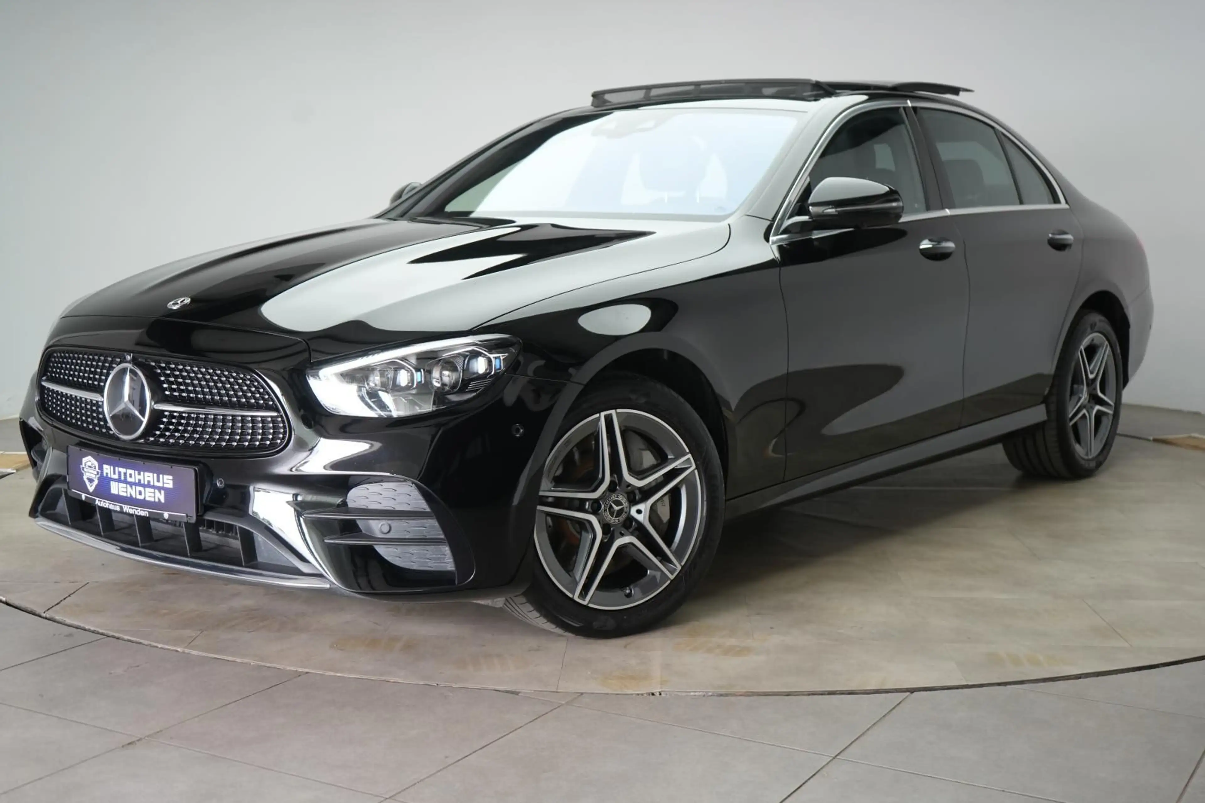 Mercedes-Benz E 300 de 4Matic 9G-Tronic AMG Line — photo 3