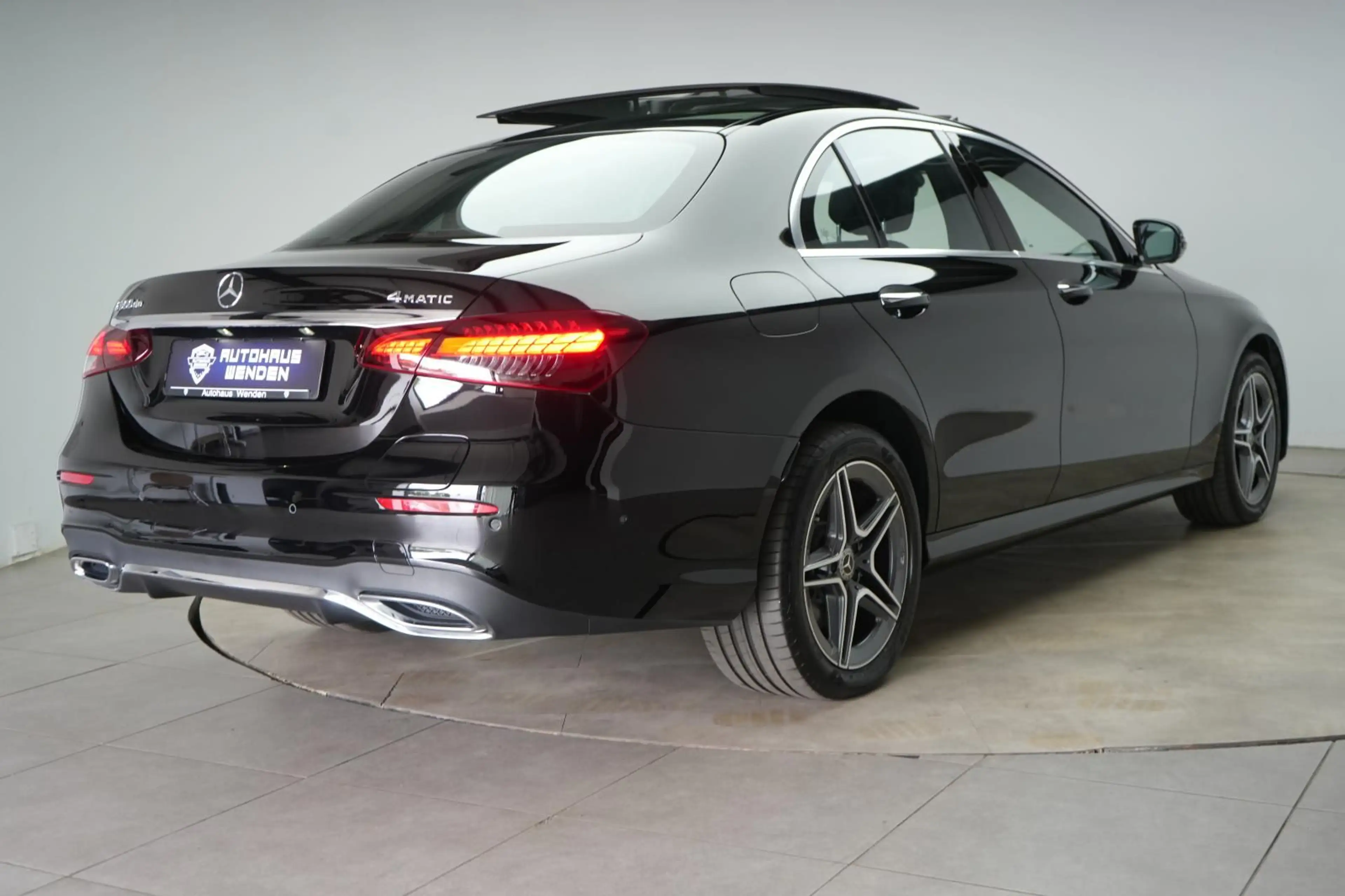 Mercedes-Benz E 300 de 4Matic 9G-Tronic AMG Line — photo 4