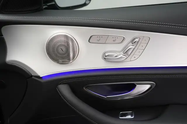 Mercedes-Benz 300 view 8