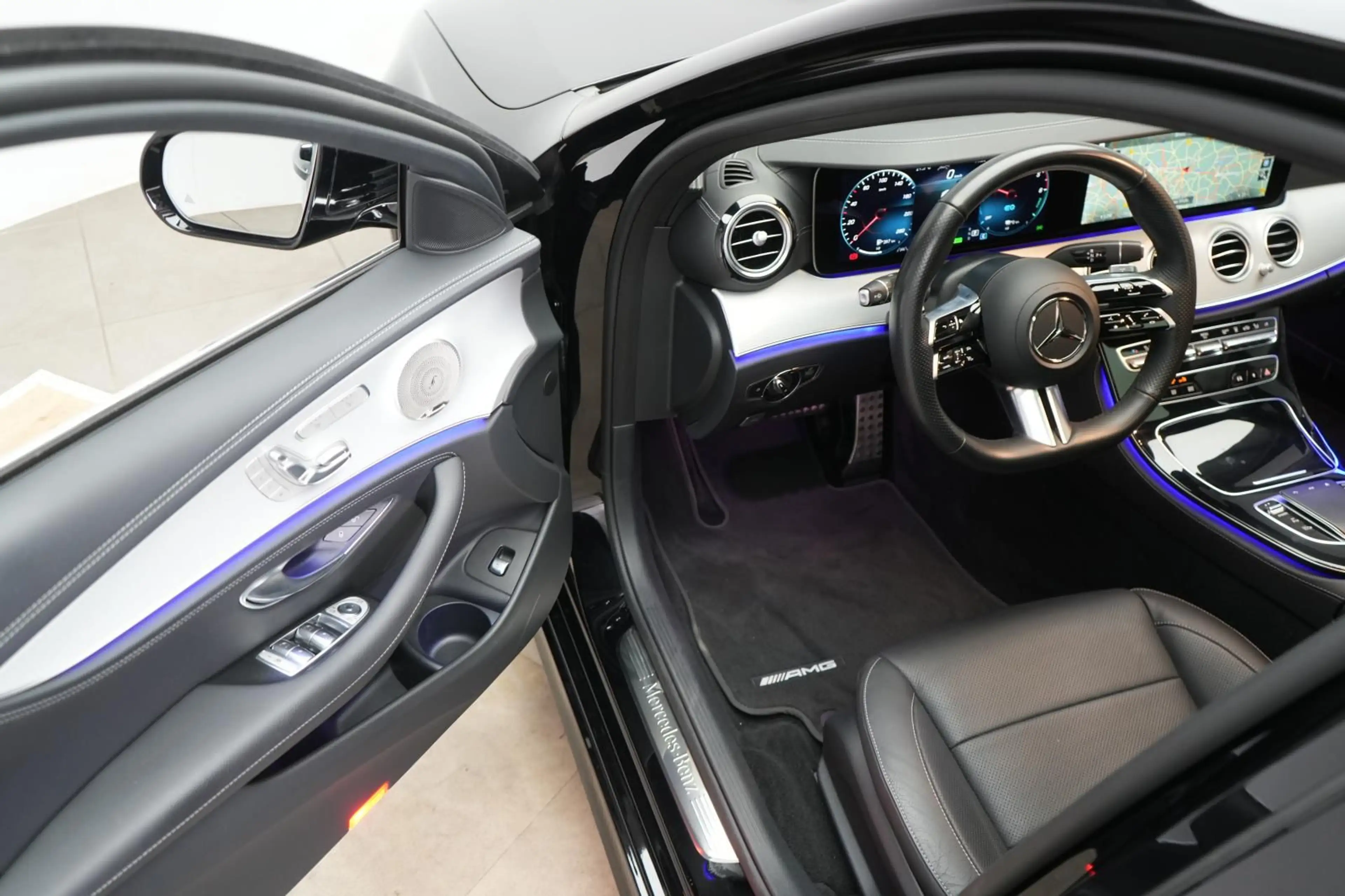 Mercedes-Benz E 300 de 4Matic 9G-Tronic AMG Line — photo 15