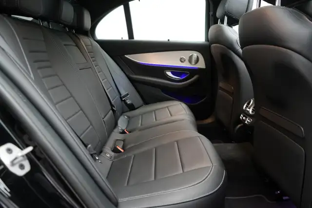 Mercedes-Benz 300 view 9