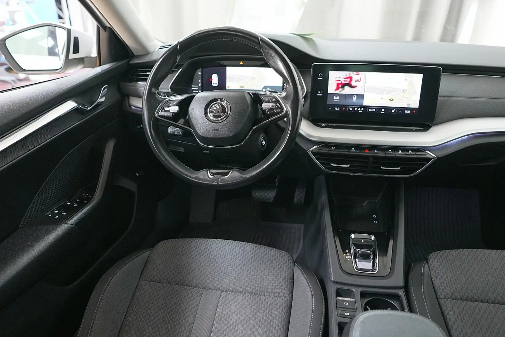 Skoda Octavia Combi 2,0 TDI Premium DSG Weiß - 2