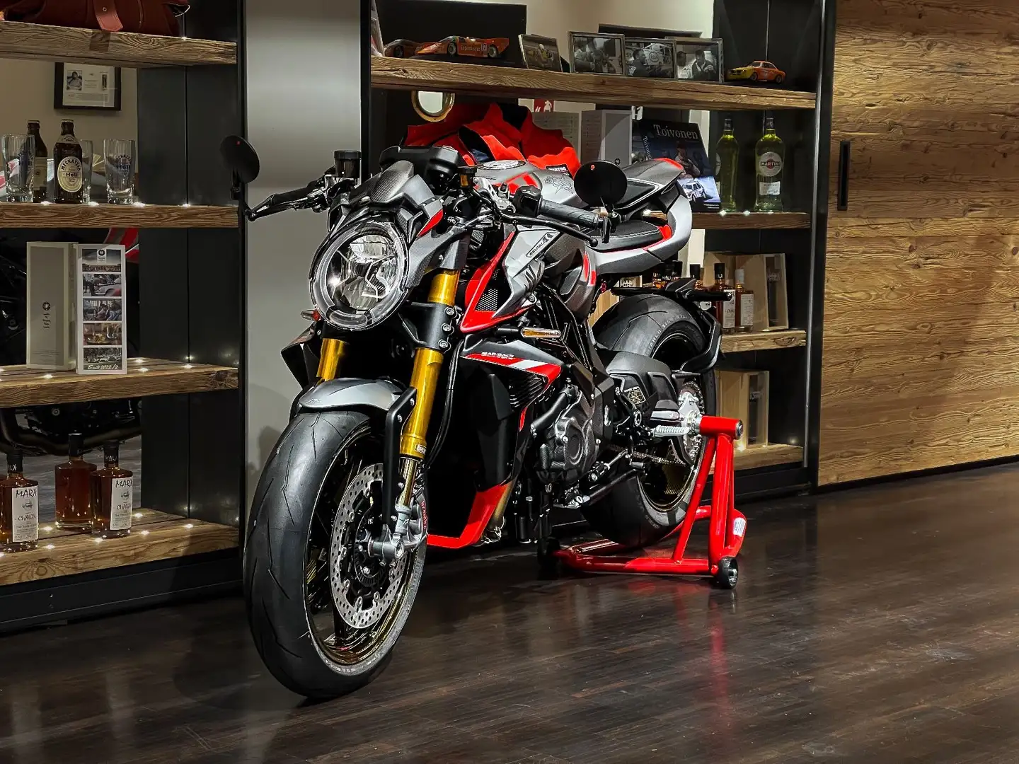 MV Agusta Brutale 1000 Nürburgring Edition | 1 of 150 Stříbrná - 1