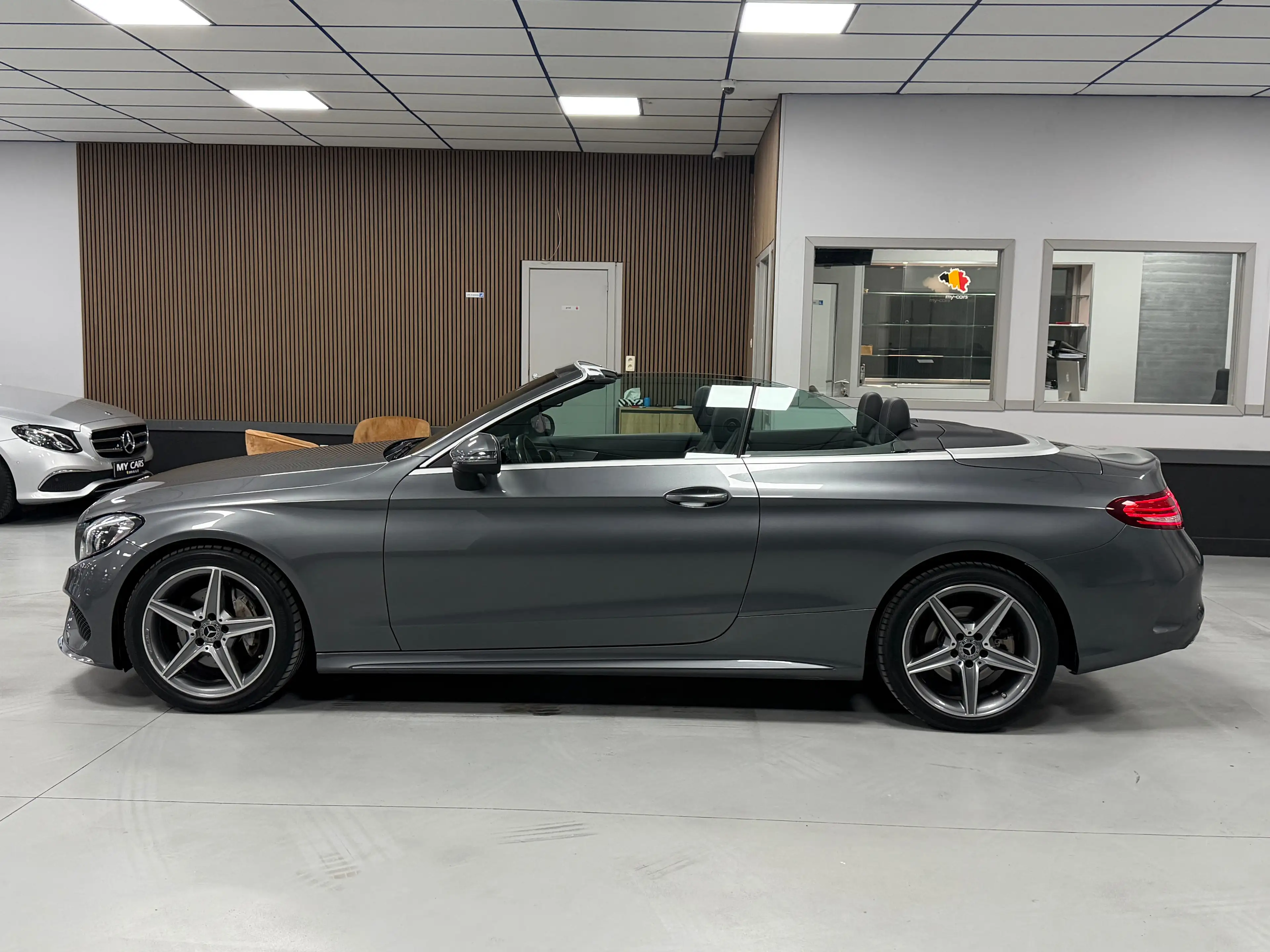 Mercedes-Benz C 220 d Cabriolet PACK AMG Airscarf Gps Xenon Led Cuir Clim Full Options Garantie 1An — photo 12
