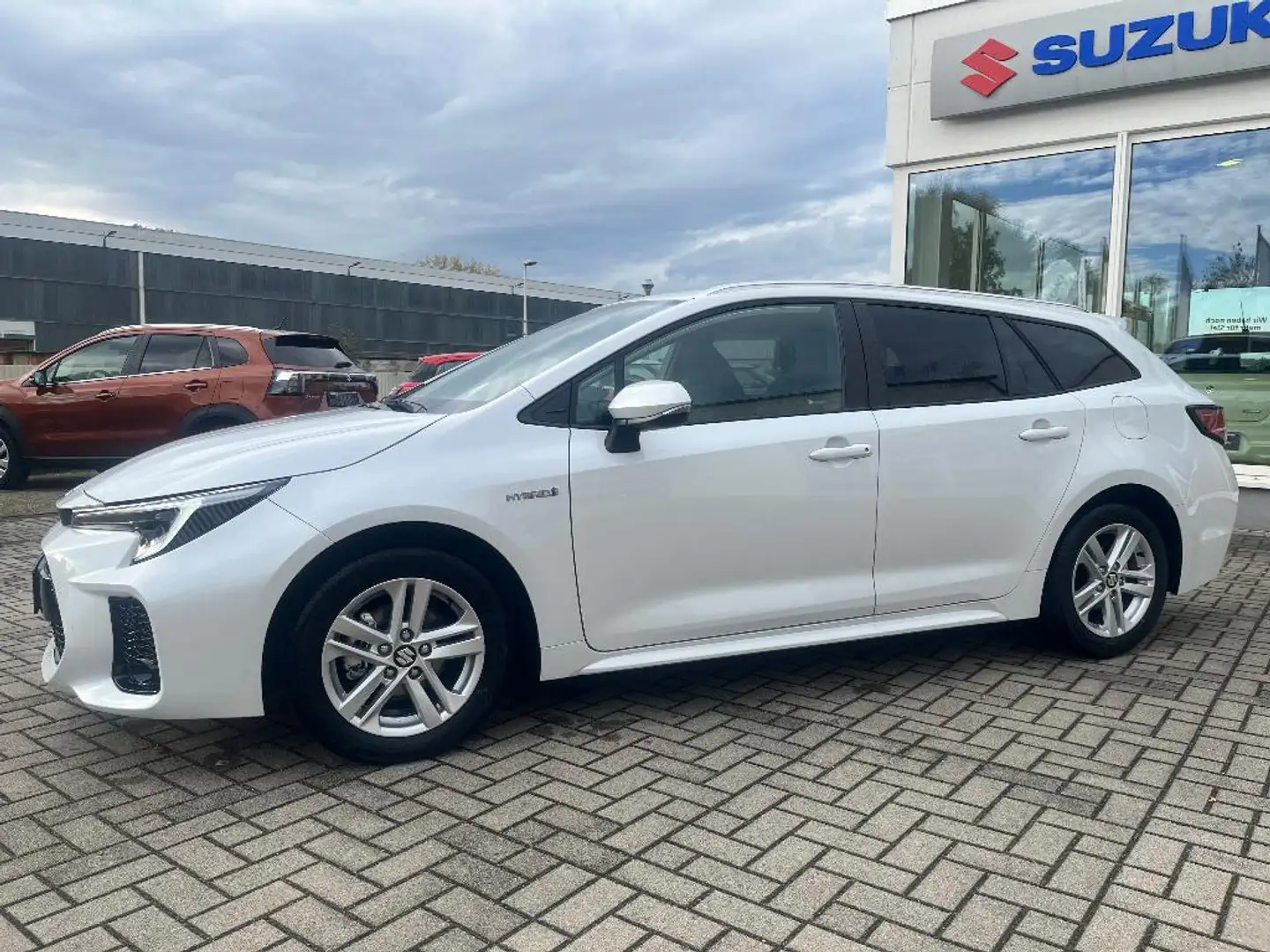 Suzuki Swace 1,8 Comfort+ Automatik Vollausstattung Weiß - 2