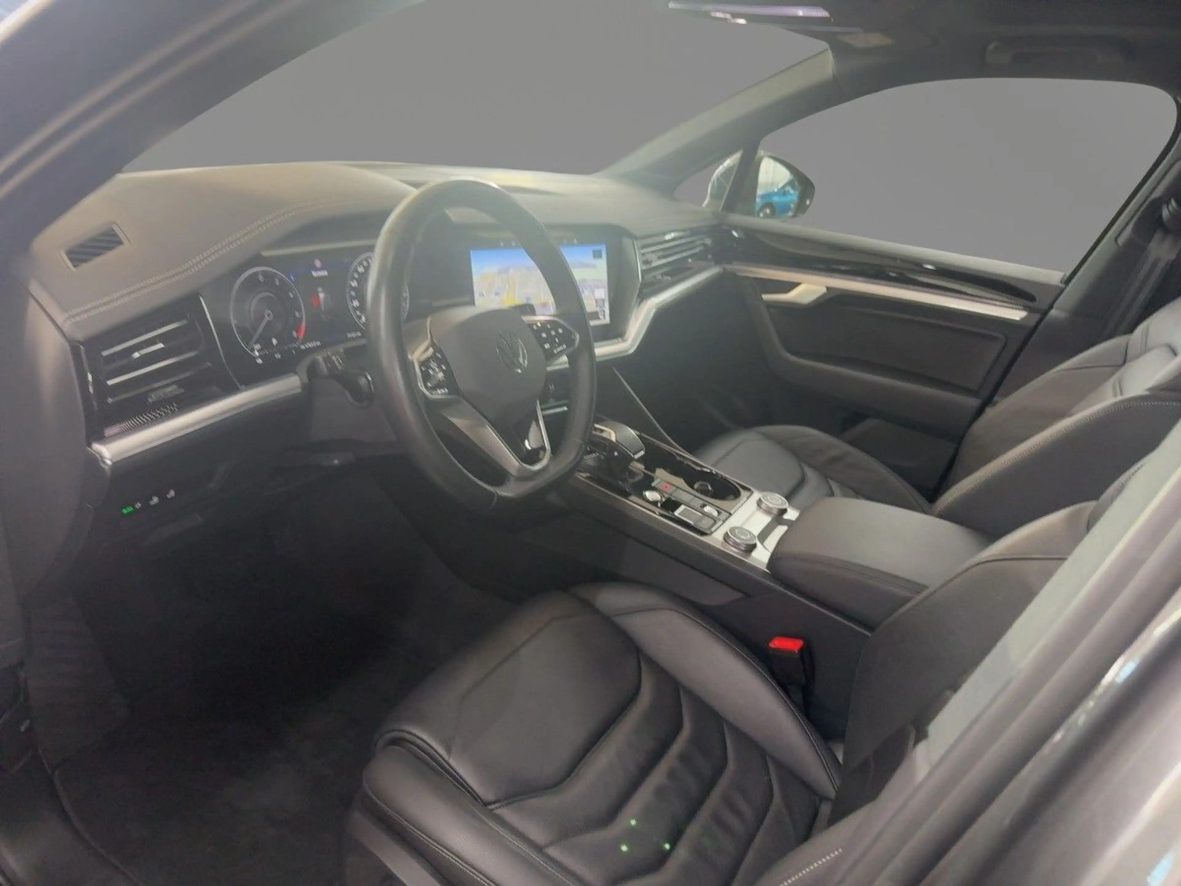 Volkswagen Touareg Elegance V6 eHybrid 4M PANO LUFT 360°KAM — photo 7