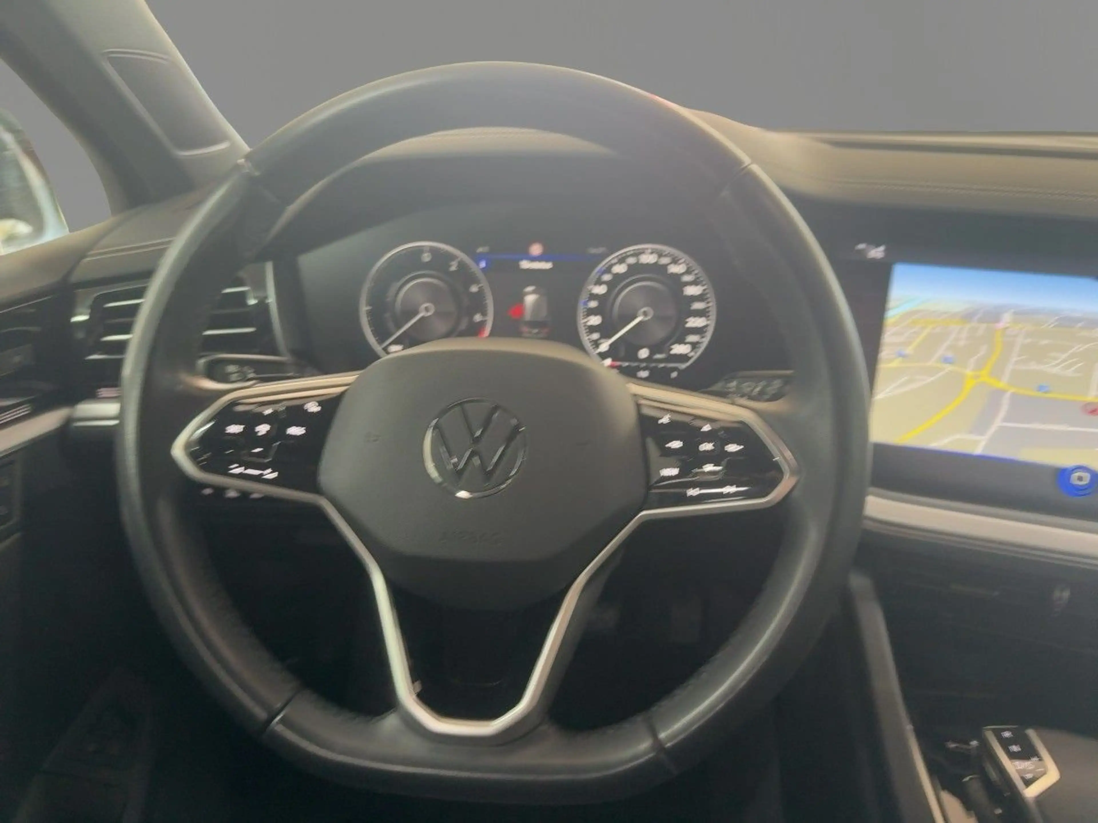 Volkswagen Touareg Elegance V6 eHybrid 4M PANO LUFT 360°KAM — photo 10