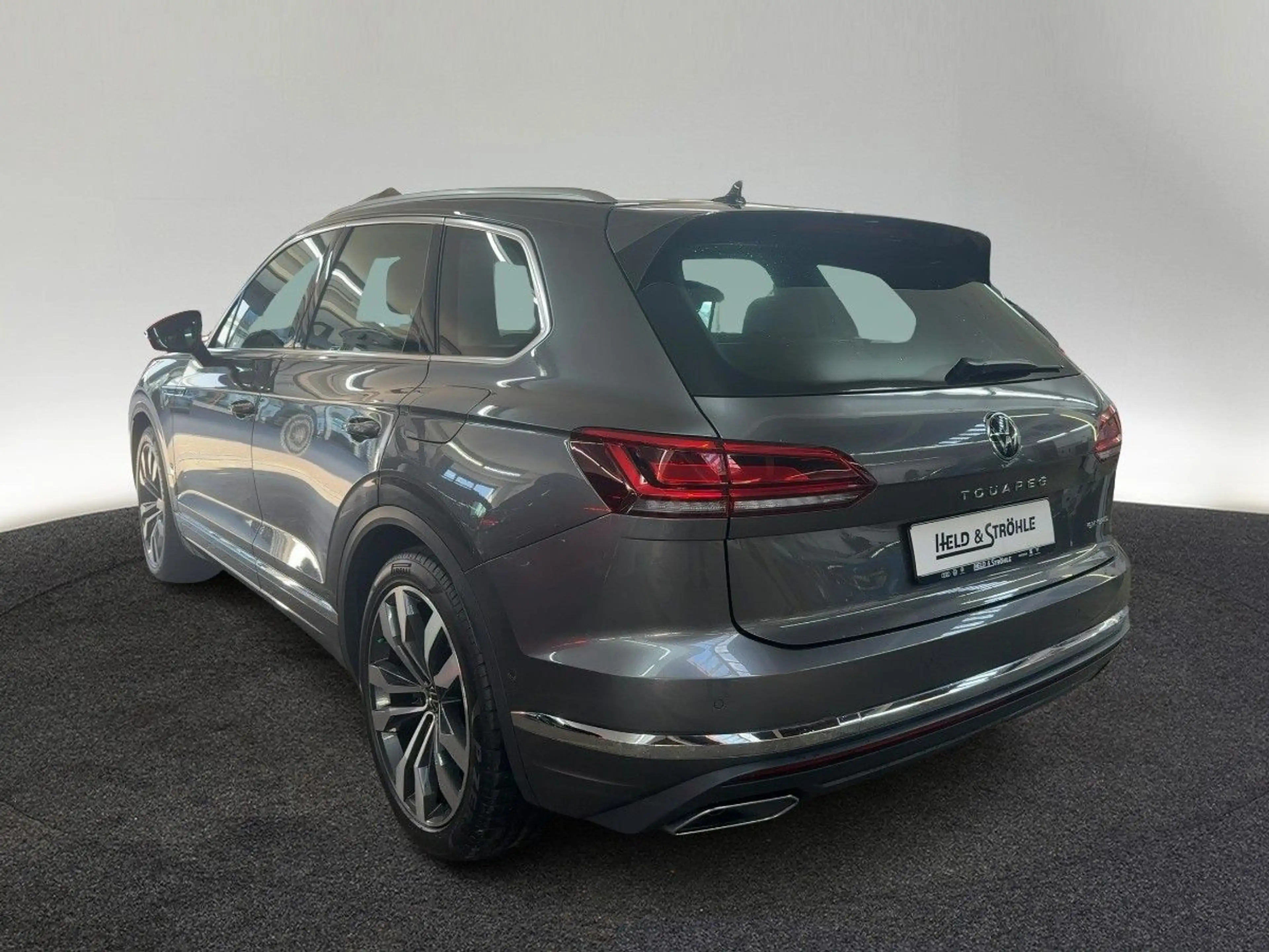 Volkswagen Touareg Elegance V6 eHybrid 4M PANO LUFT 360°KAM — photo 3