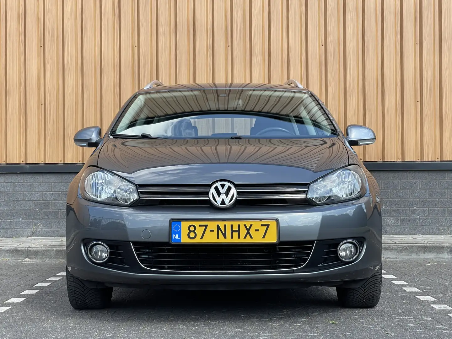 Volkswagen Golf Variant 1.2 TSI Highline BlueMotion | Trekhaak | Cruise Co Grijs - 2