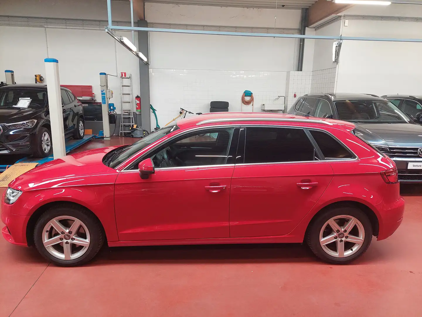 Audi A3 1.5TSi + S-tronic + MTRX LED + KEYLESS + CUIR Rood - 2