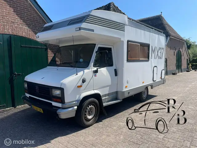 Peugeot J5