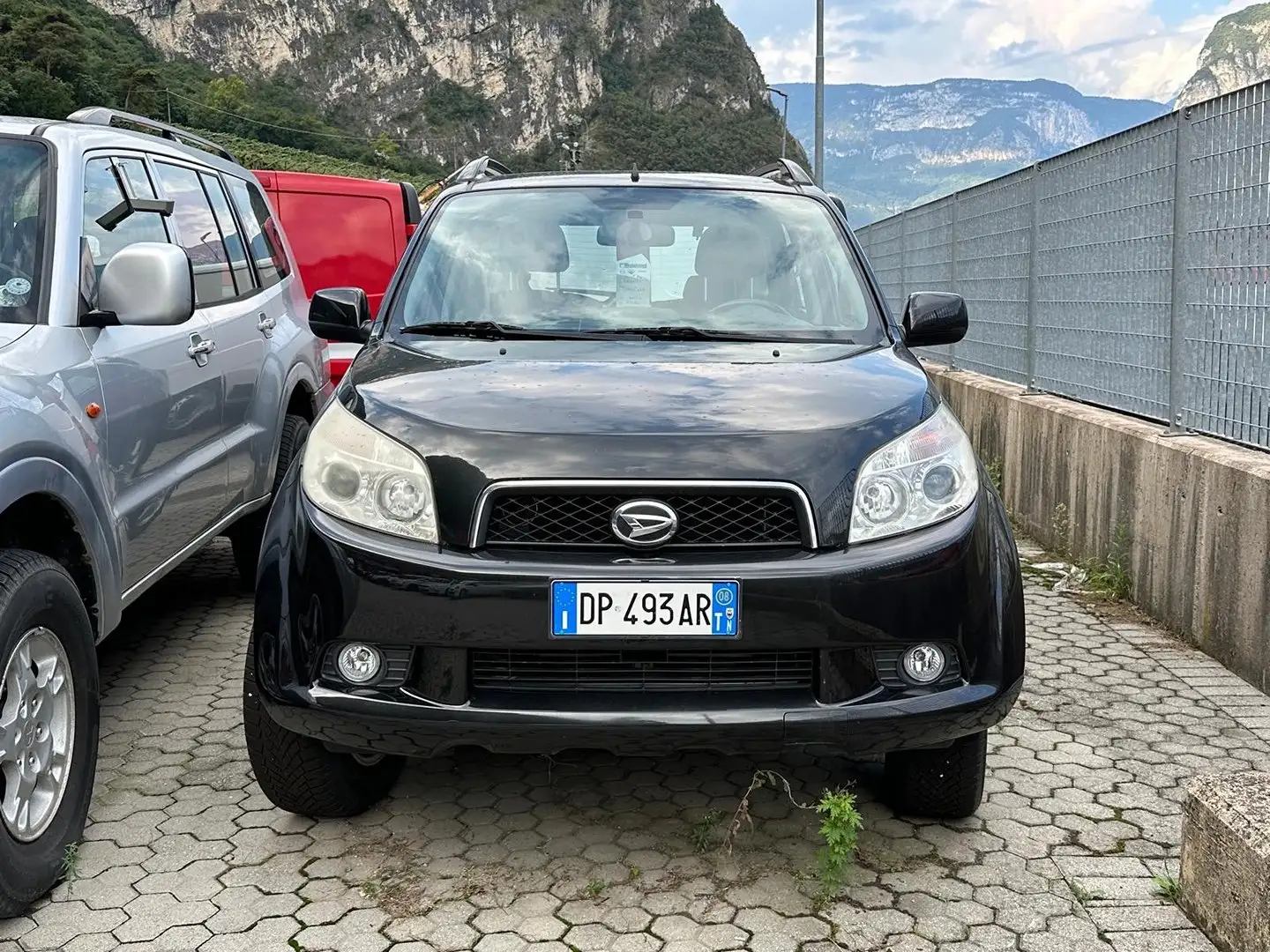 Daihatsu Terios Terios 2006 1.5 SX O/F Schwarz - 2