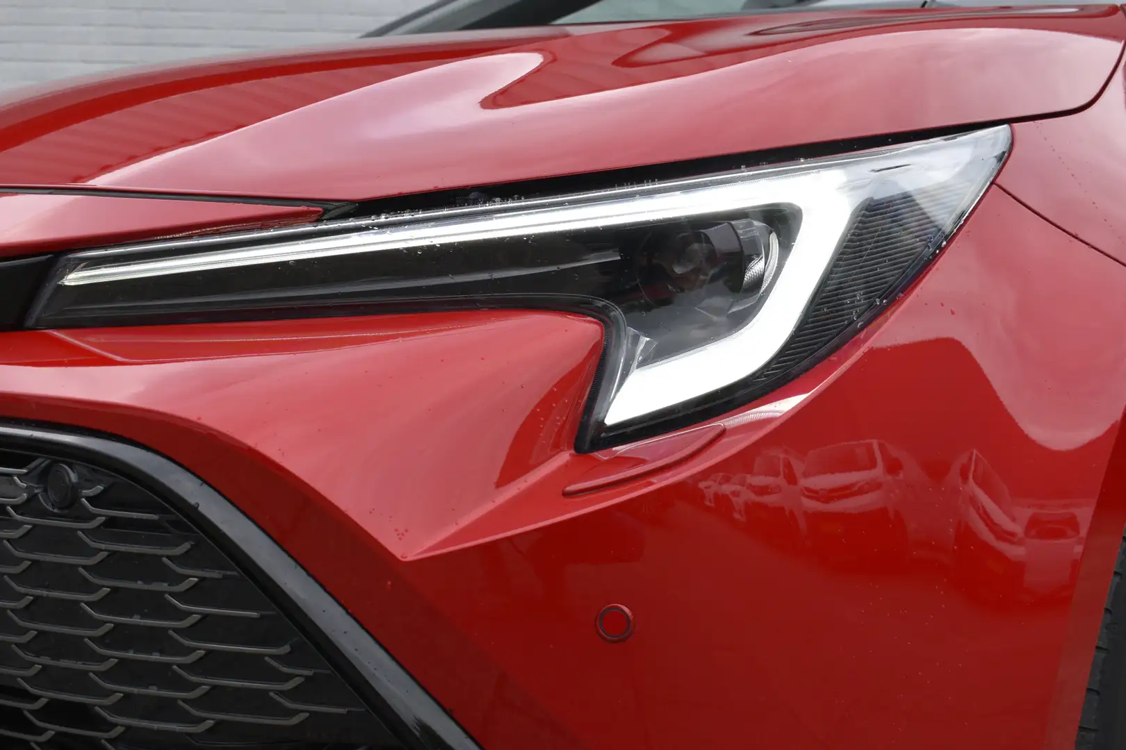 Toyota Corolla Touring Sports 2.0 Hybrid GR Sport Plus Limited Au Rouge - 2