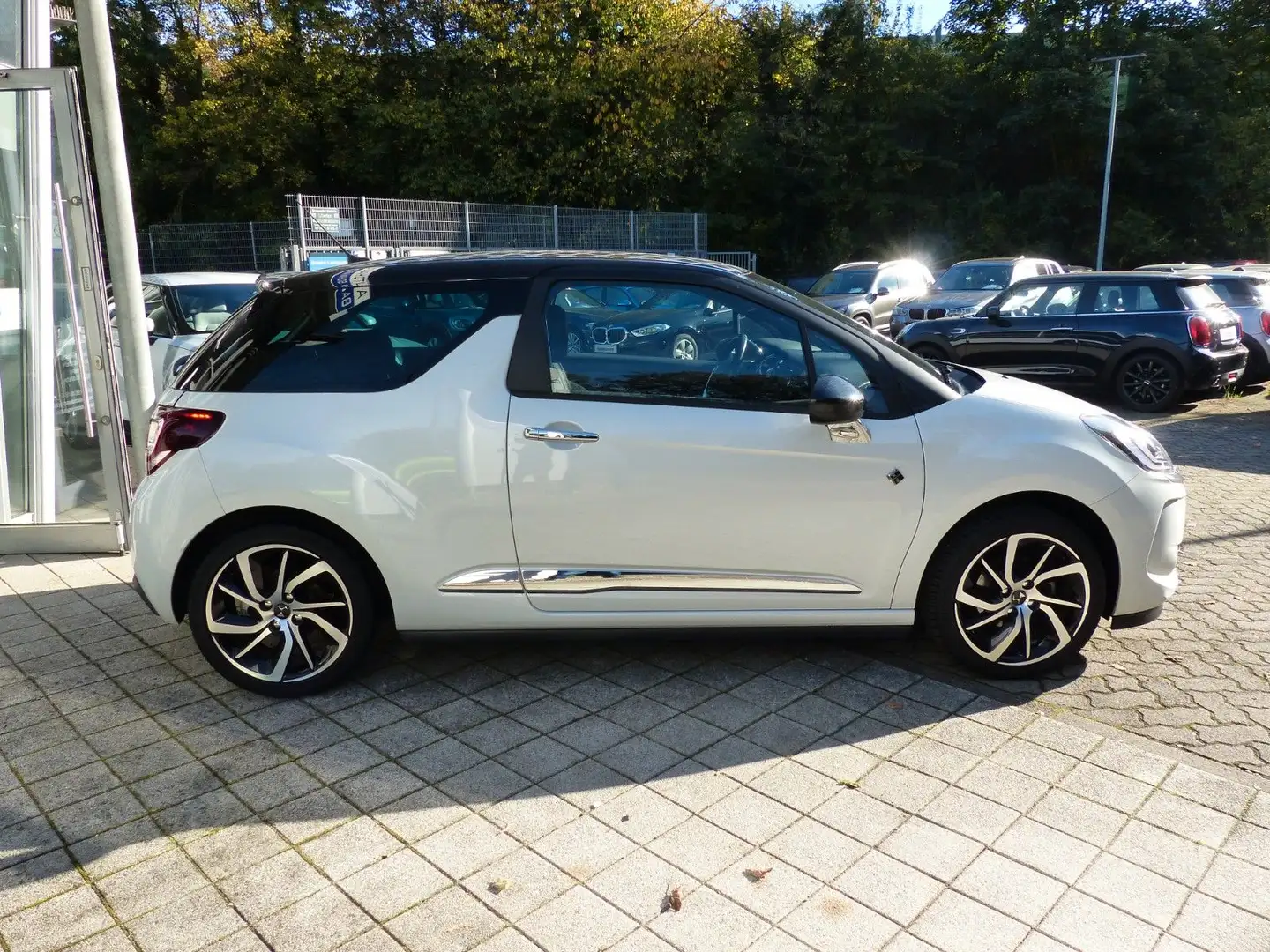 DS Automobiles DS 3 Aut. "Forever"; Navi, RF-Kamera, 1. Hand Bianco - 2