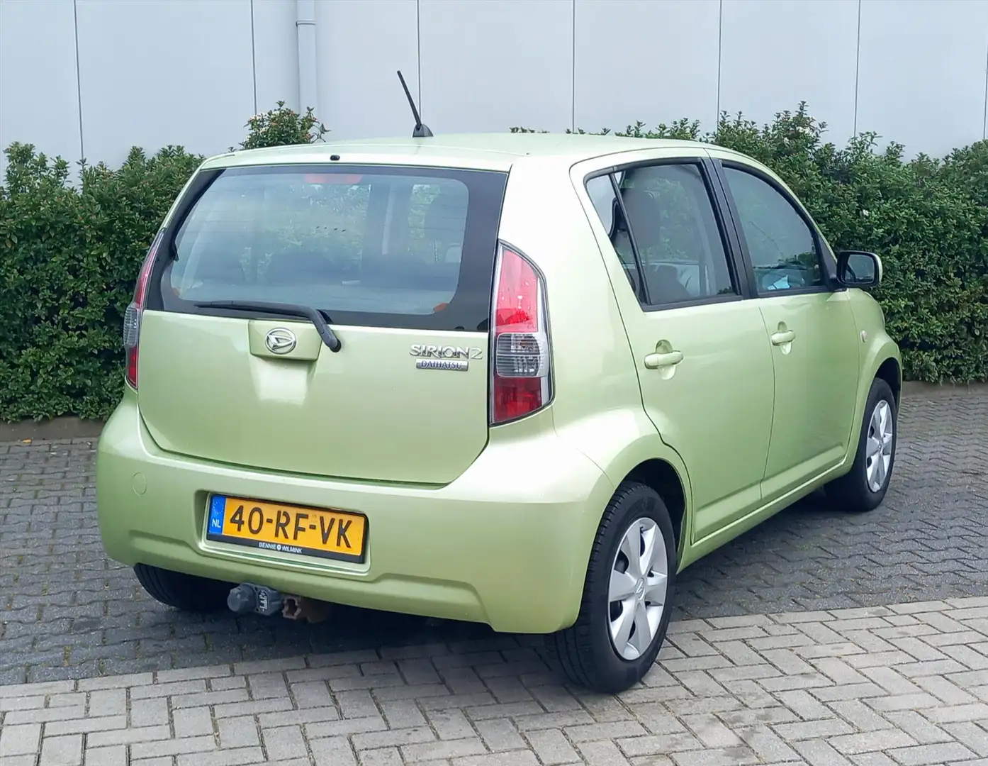 Daihatsu Sirion 1.0 Trend Verde - 2