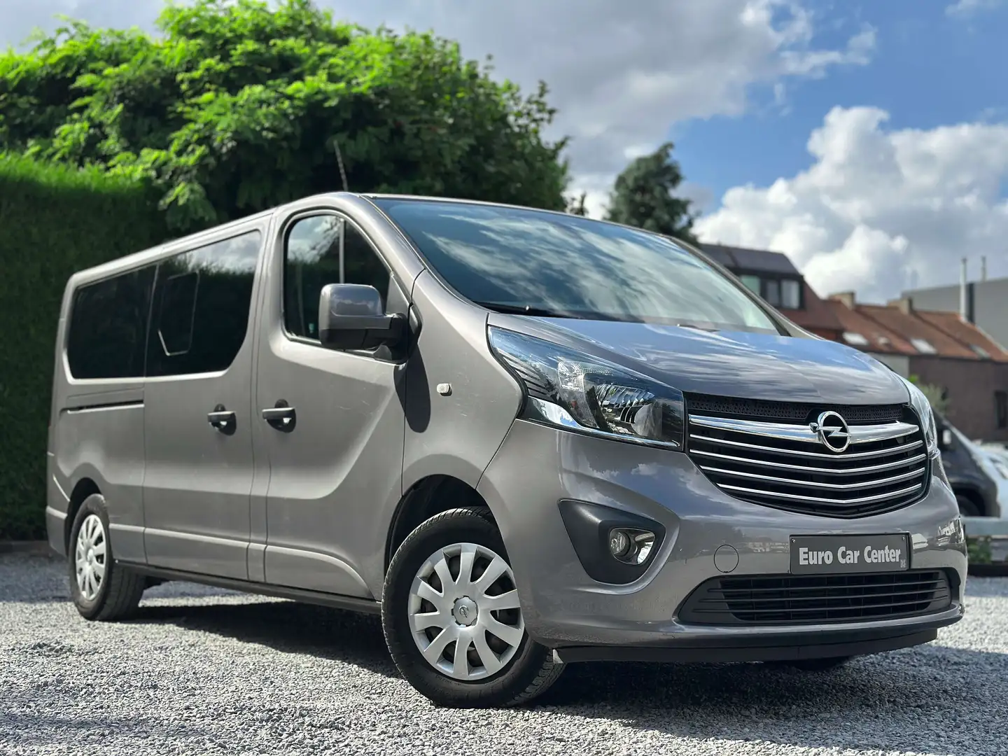 Opel Vivaro Minibus 1.6 CDTi Bi-Turbo 9pl. Gris - 1