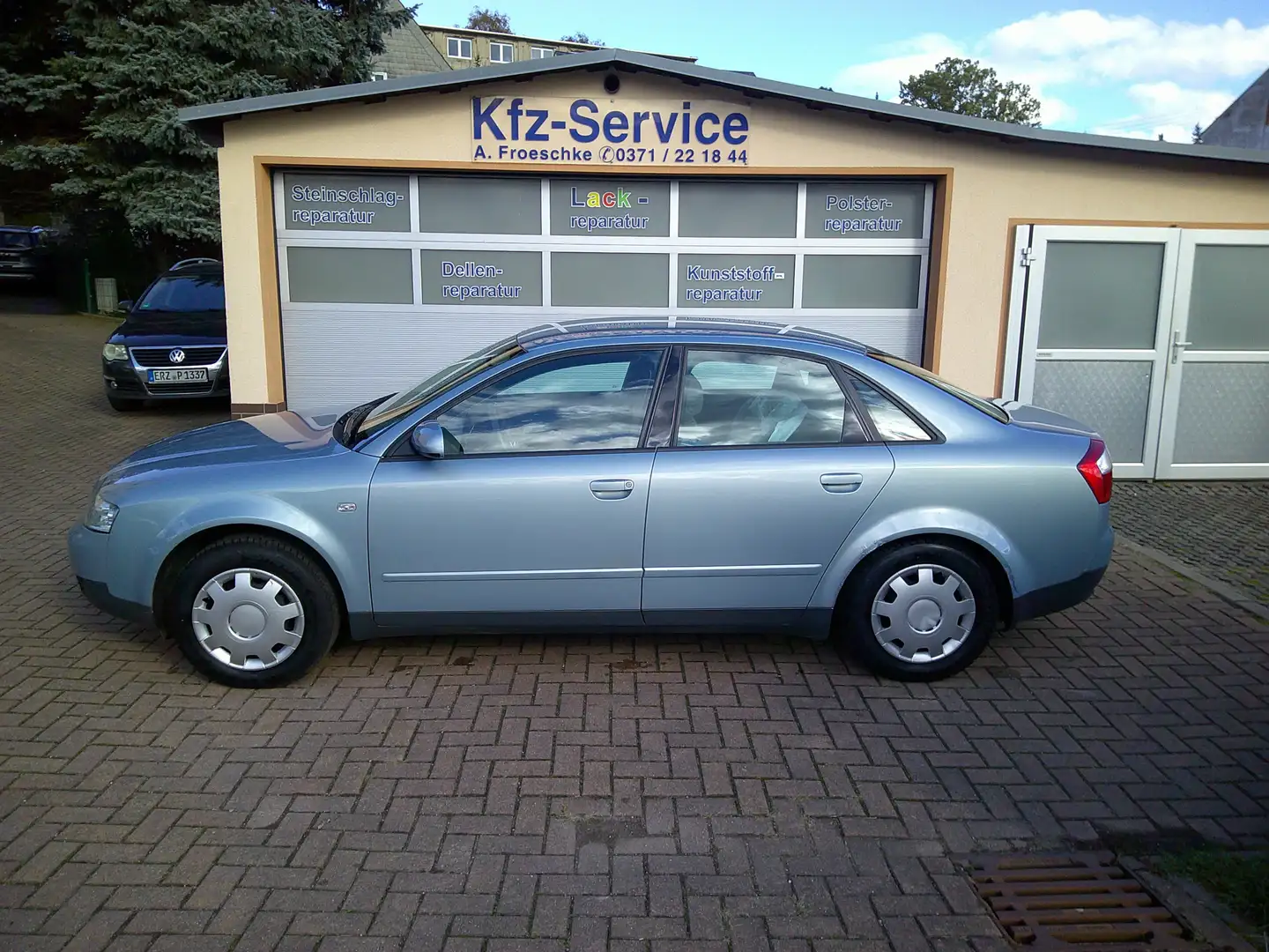 Audi A4 A4 1.6  TÜV Neu Blau - 1