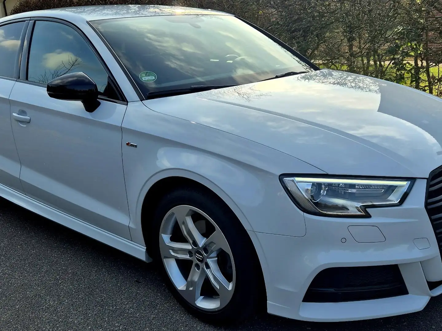 Audi A3 1.5TFSI 3xS-line Sportpaket/Limousine Weiß - 2